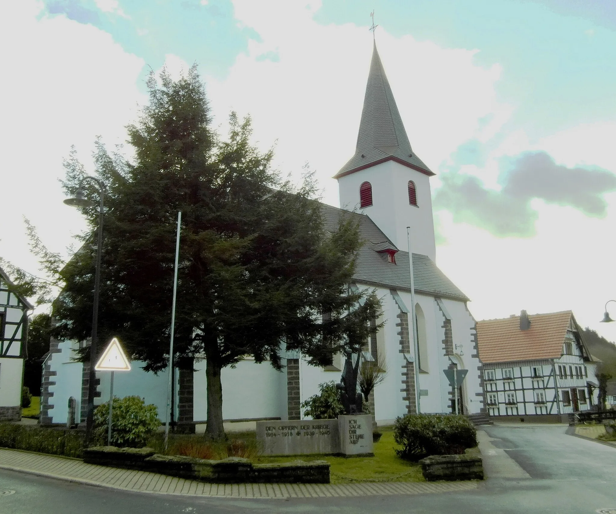 Photo showing: St. Johannes Baptist in Finnentrop-Serkenrode, erbaut 1901