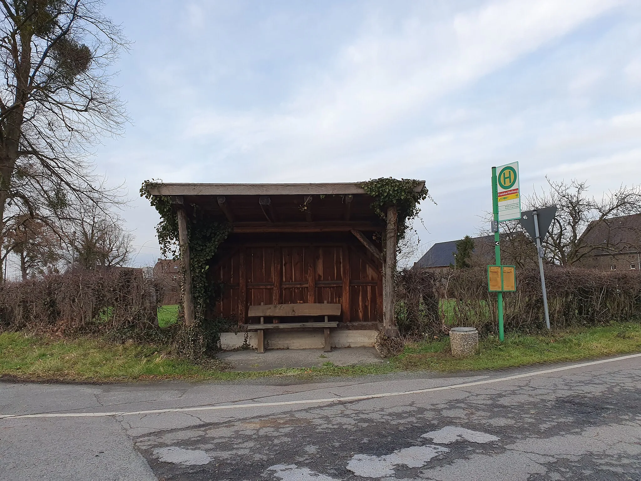 Photo showing: Eine Bushaltestelle in Freiske
