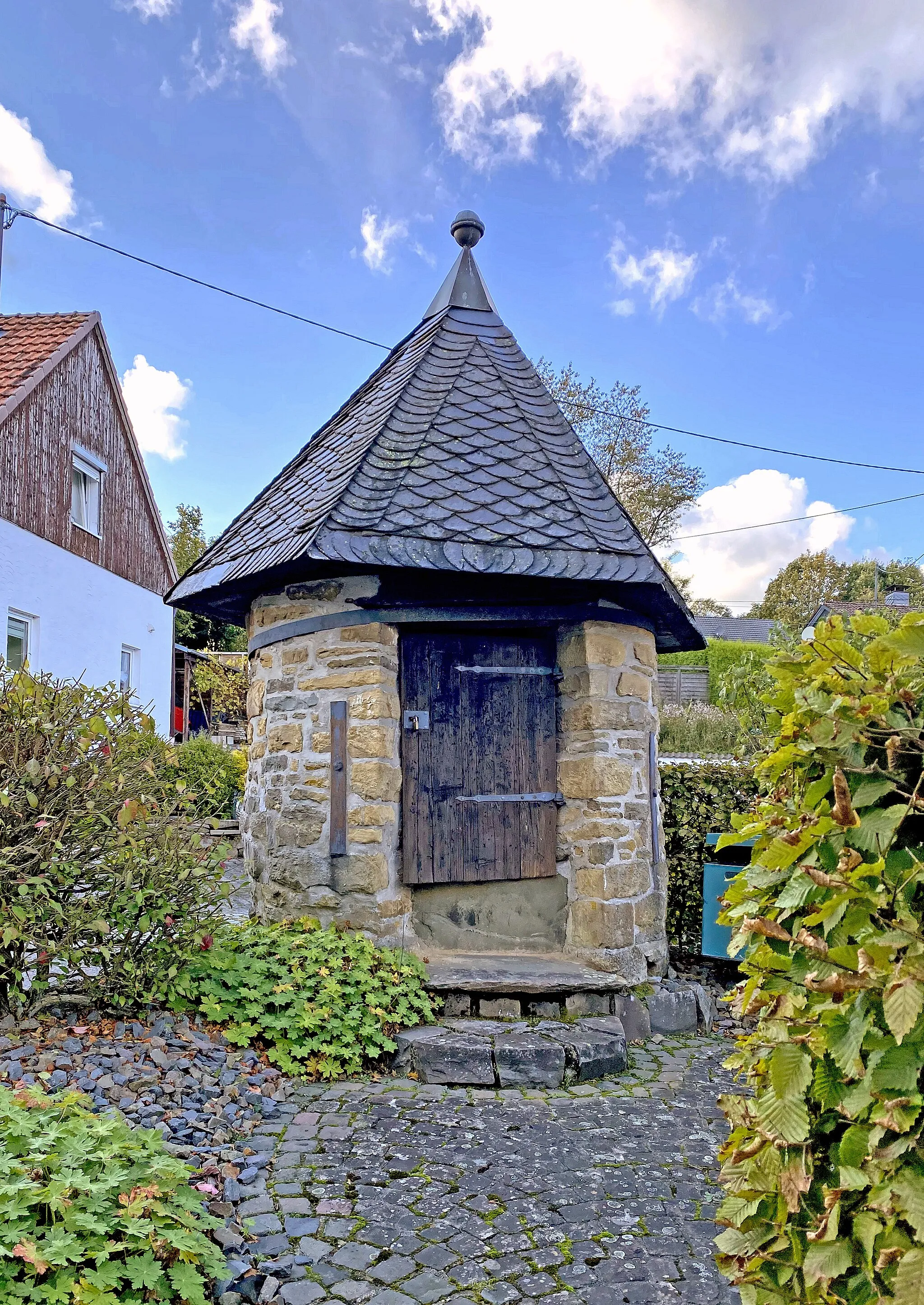 Photo showing: Brunnenhäuschen in Stülinghausen (Marienheide)