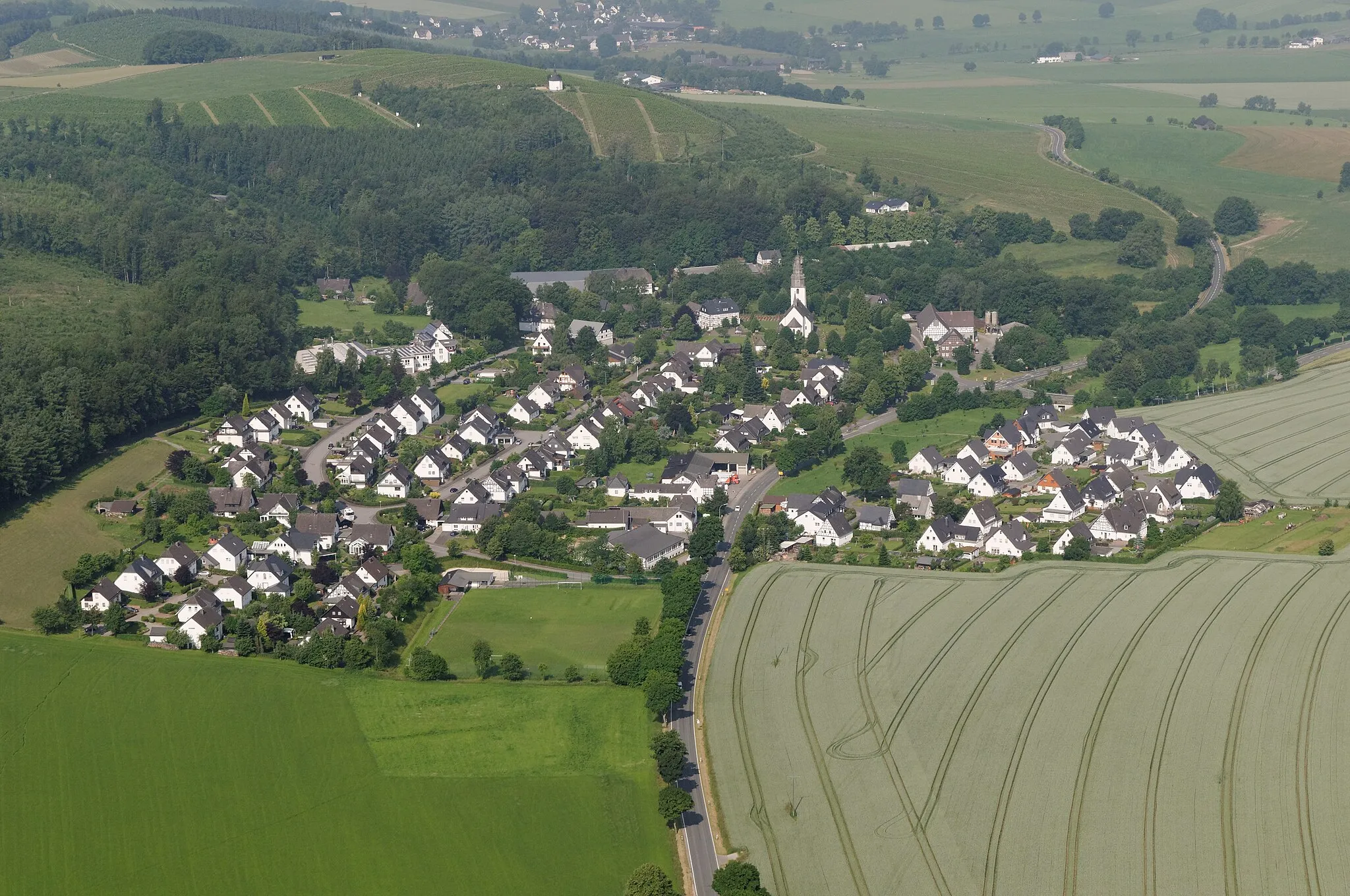 Photo showing: Fotoflug Sauerland-Ost: Schmallenberg-Wormbach, Blick Richtung Westen

The production, editing or release of this file was supported by the Community-Budget of Wikimedia Deutschland.
To see other files made with the support of Wikimedia Deutschland, please see the category Supported by Wikimedia Deutschland.
العربية ∙ বাংলা ∙ Deutsch ∙ English ∙ Esperanto ∙ français ∙ magyar ∙ Bahasa Indonesia ∙ italiano ∙ 日本語 ∙ македонски ∙ മലയാളം ∙ Bahasa Melayu ∙ Nederlands ∙ português ∙ русский ∙ svenska ∙ українська ∙ +/−