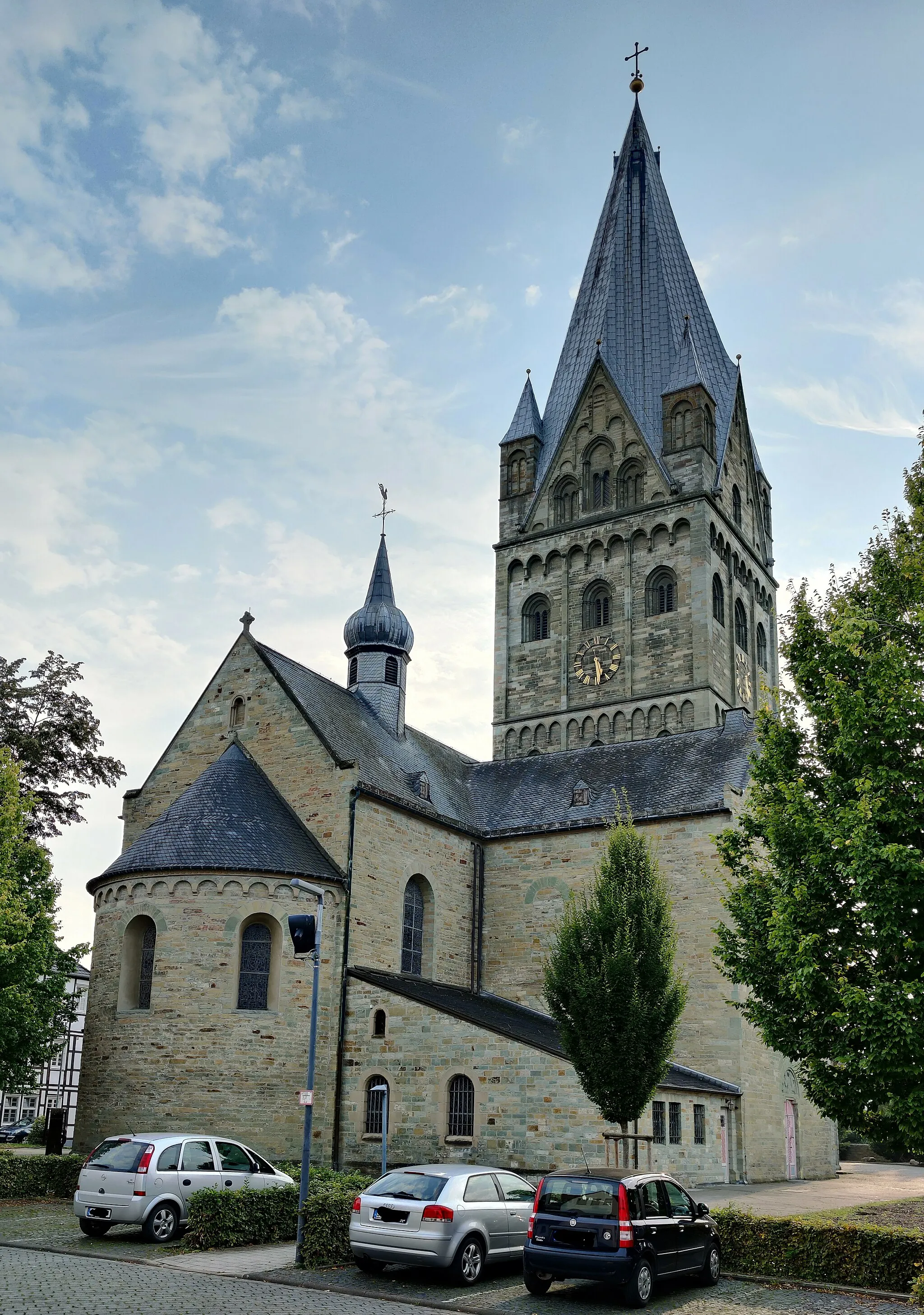 Photo showing: Katholischen Pfarrkirche St. Laurentius Erwitte, Kreis Soest, Nordrhein-Westfalen, Deutschland