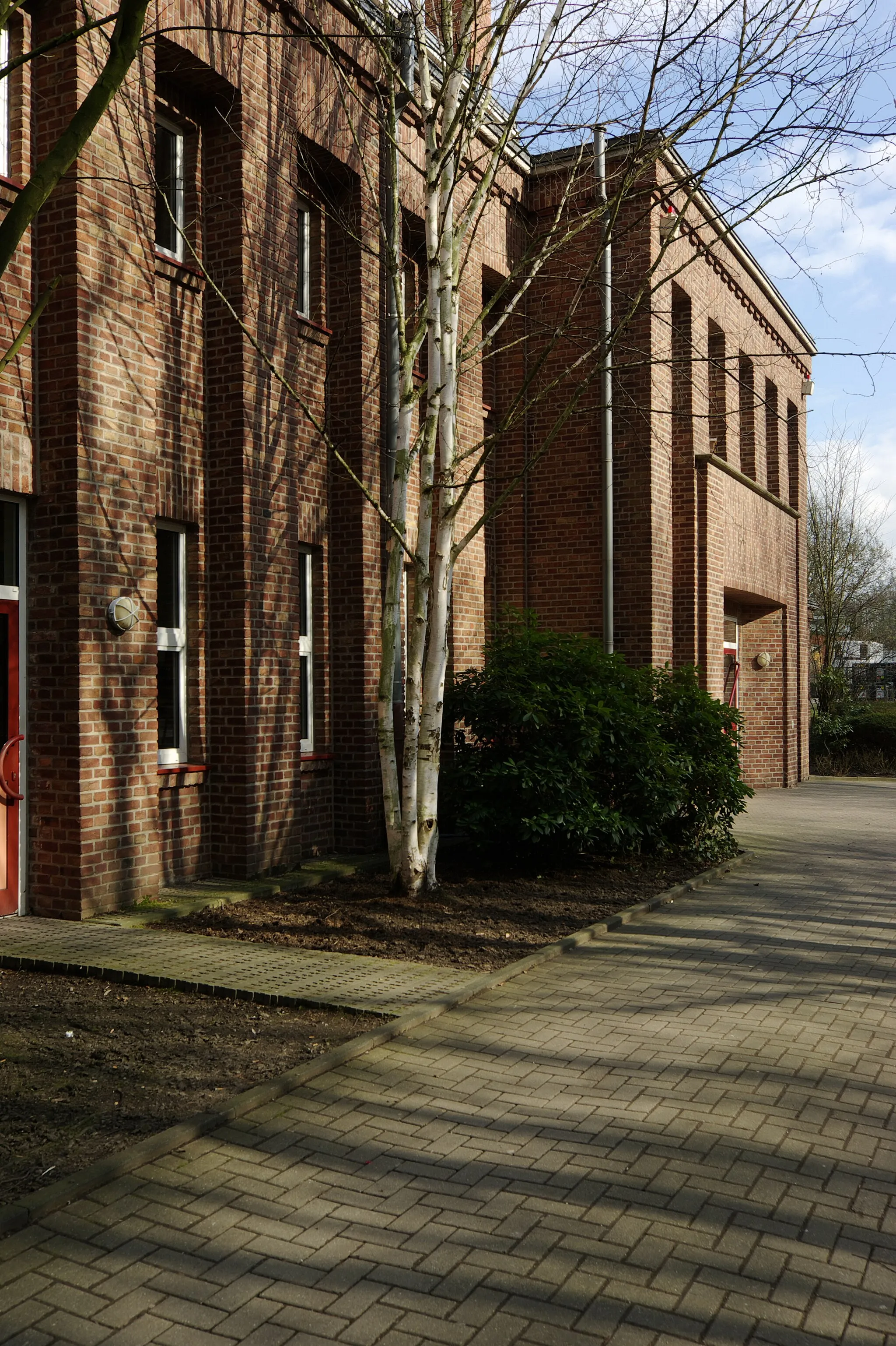 Photo showing: Bergkamen-Rünthe,

Kulturzentrum Schacht III, Westfassade