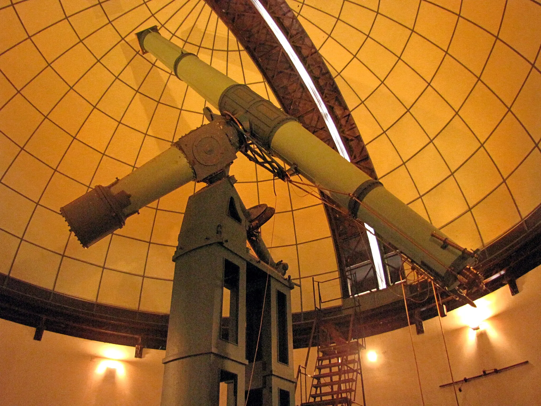 Photo showing: El gran Telescopio Refractor de Gautier.
Observatorio Astronómico de La Plata.

Facultad de Ciencias Astronómicas y Geofísicas (UNLP)