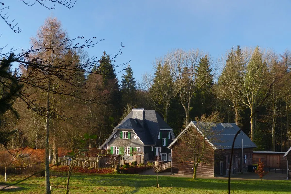 Photo showing: Forsthaus Hohenroth nahe Netphen mit angrenzendem Waldinformationszentrum