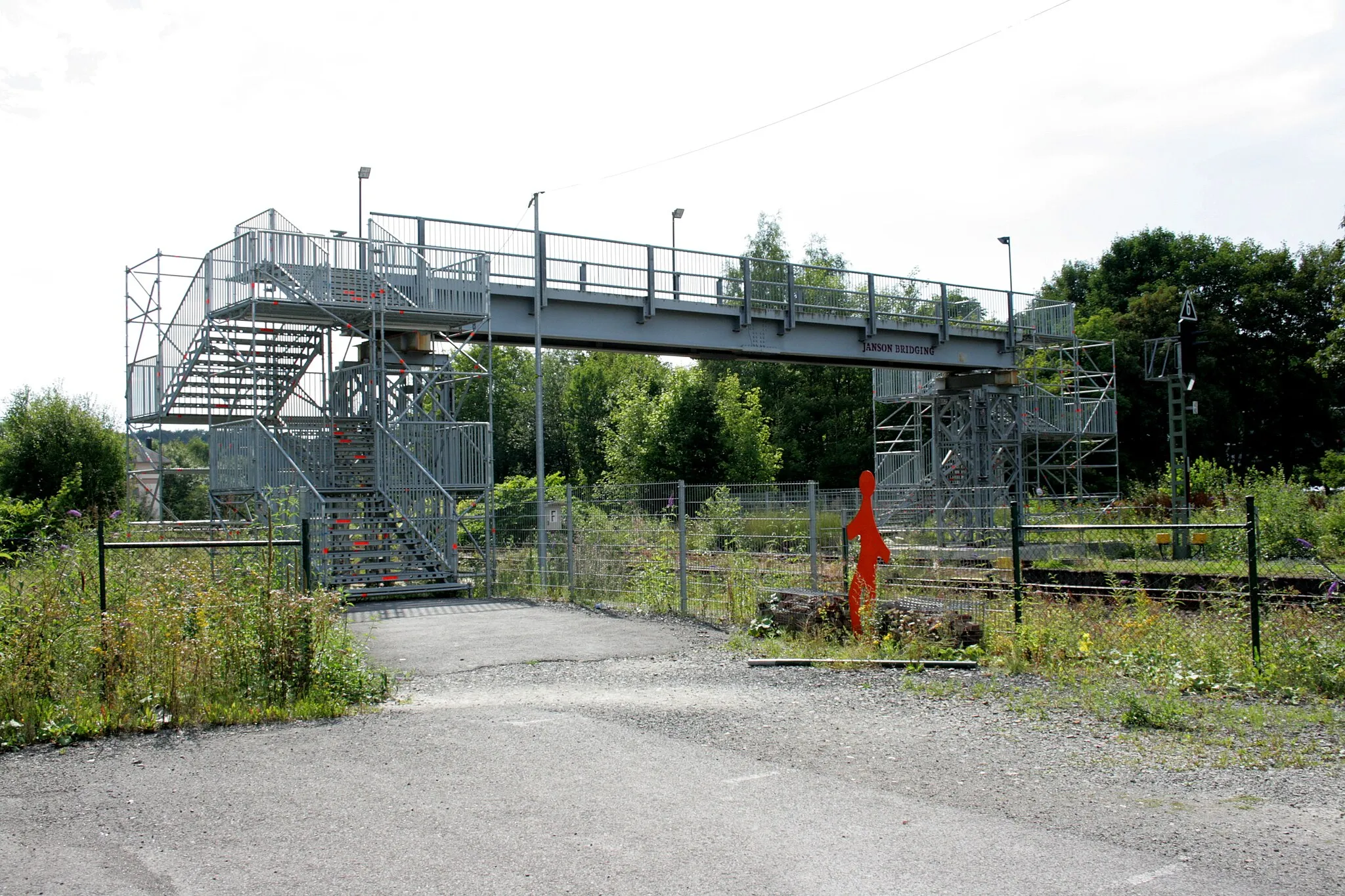 Photo showing: Behelfsbrücke am Bahnhof Gummersbach während der Umgestaltung des Bereichs Bahnhof / Steinmüllergelände