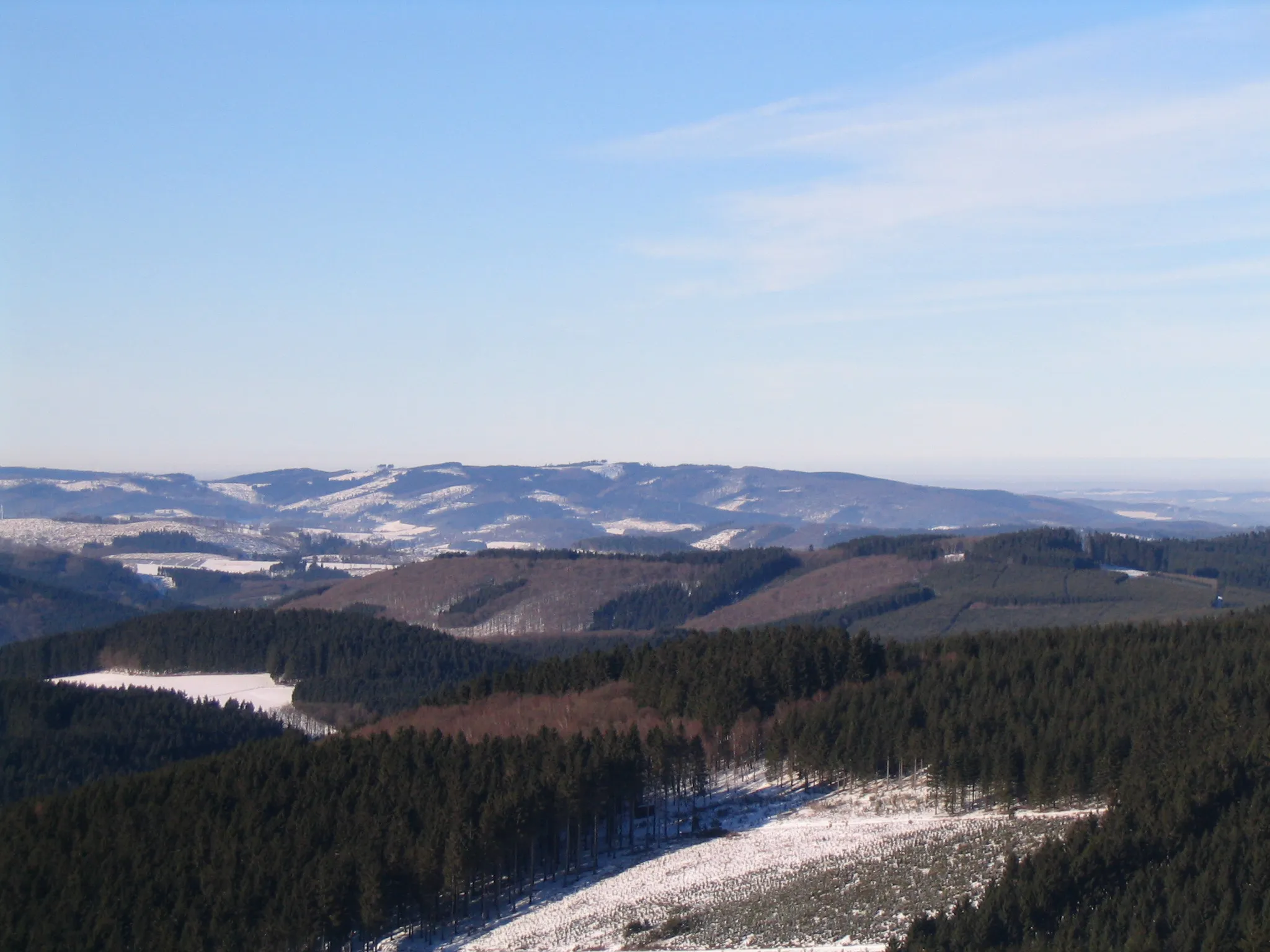 Photo showing: Balver-Wald-Mountains in the Sauerland near Balve, North Rhine-Westphalia, Germany, from south-east