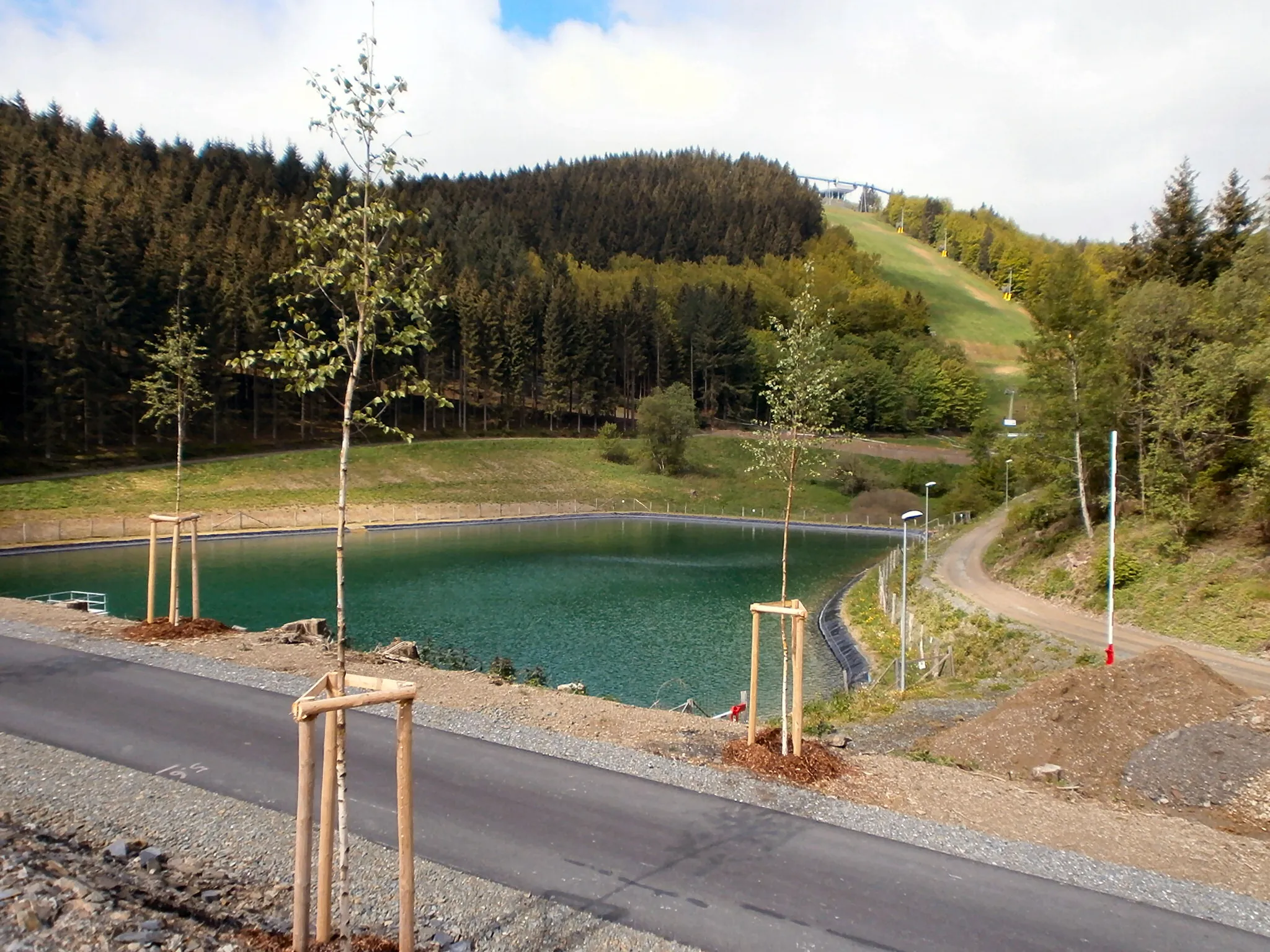 Photo showing: Small Reservoiur along Cycle Path