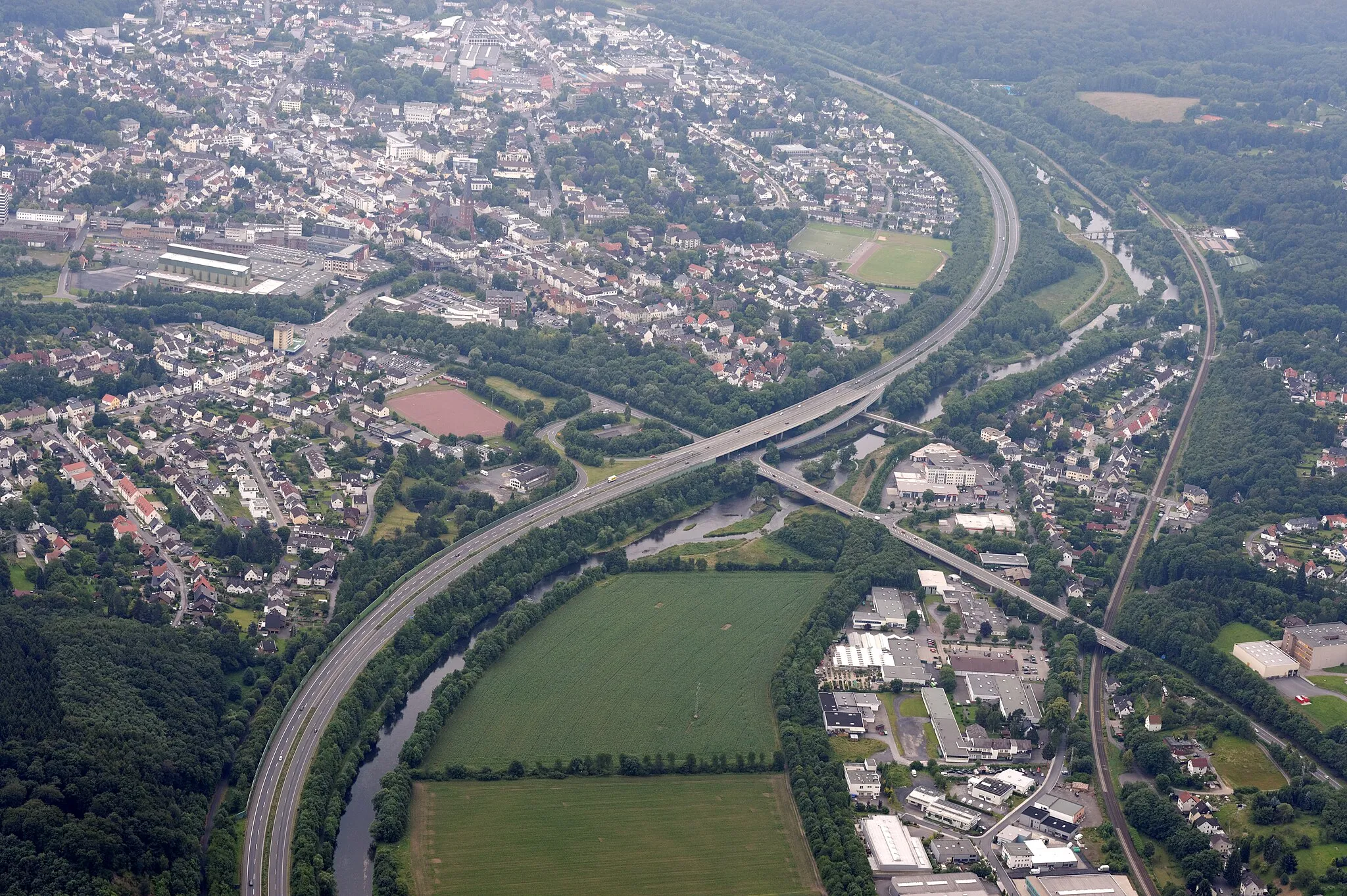 Photo showing: Arnsberg-Neheim: A 46 Auffahrt Neheim, B 7, Gewerbegebiet Ohl, Totenberg, Werler Straße mit BJB, Volkshochsschule, Innenstadt mit Strohdorf, Neheimer Markt mit St. Johannes Baptist (Fotoflug Sauerland Nord)

The production, editing or release of this file was supported by the Community-Budget of Wikimedia Deutschland.
To see other files made with the support of Wikimedia Deutschland, please see the category Supported by Wikimedia Deutschland.
العربية ∙ বাংলা ∙ Deutsch ∙ English ∙ Esperanto ∙ français ∙ magyar ∙ Bahasa Indonesia ∙ italiano ∙ 日本語 ∙ македонски ∙ മലയാളം ∙ Bahasa Melayu ∙ Nederlands ∙ português ∙ русский ∙ svenska ∙ українська ∙ +/−