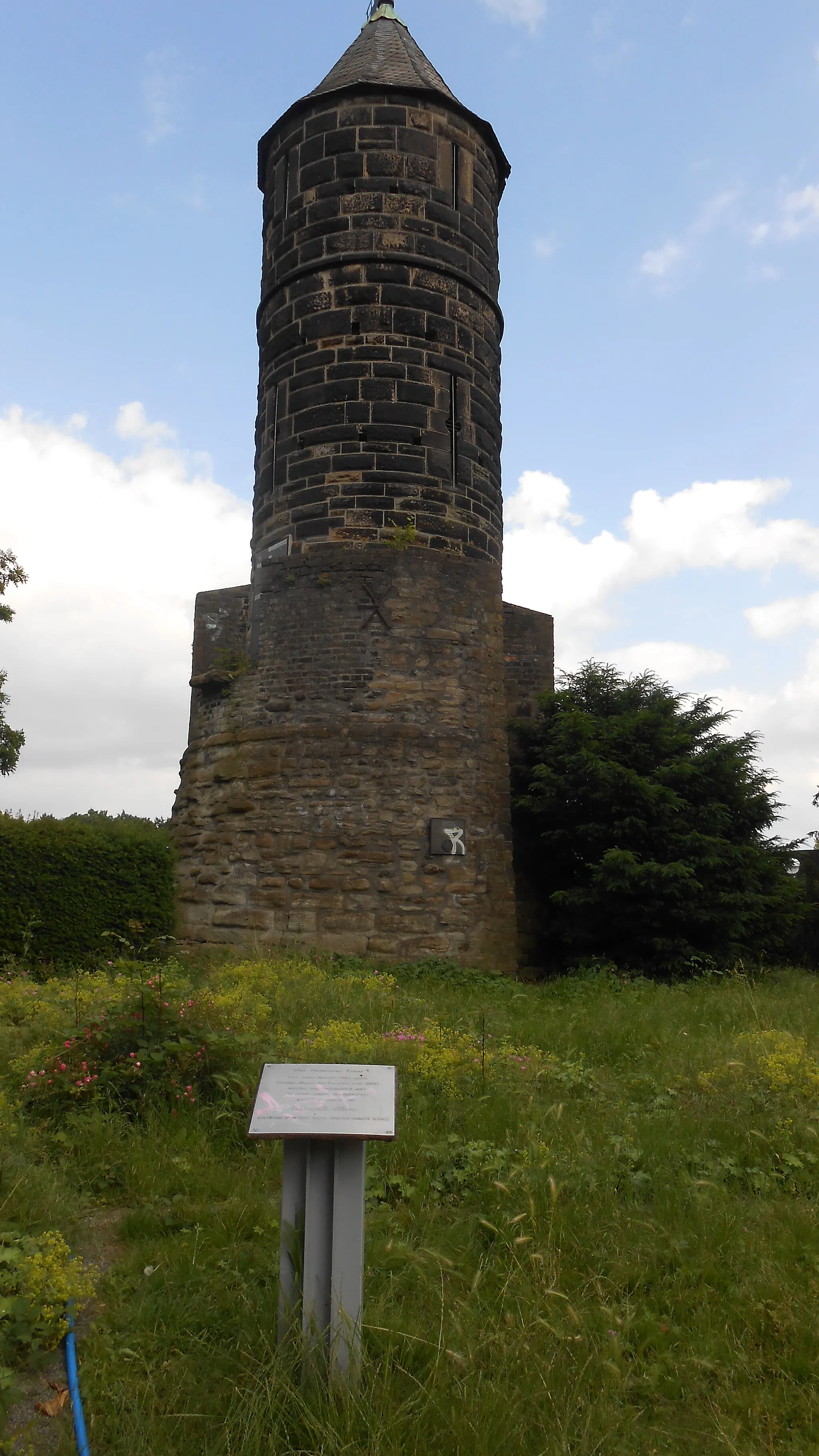 Photo showing: Der Steinerne Turm in Dortmund, unweit der Westfalenhalle.