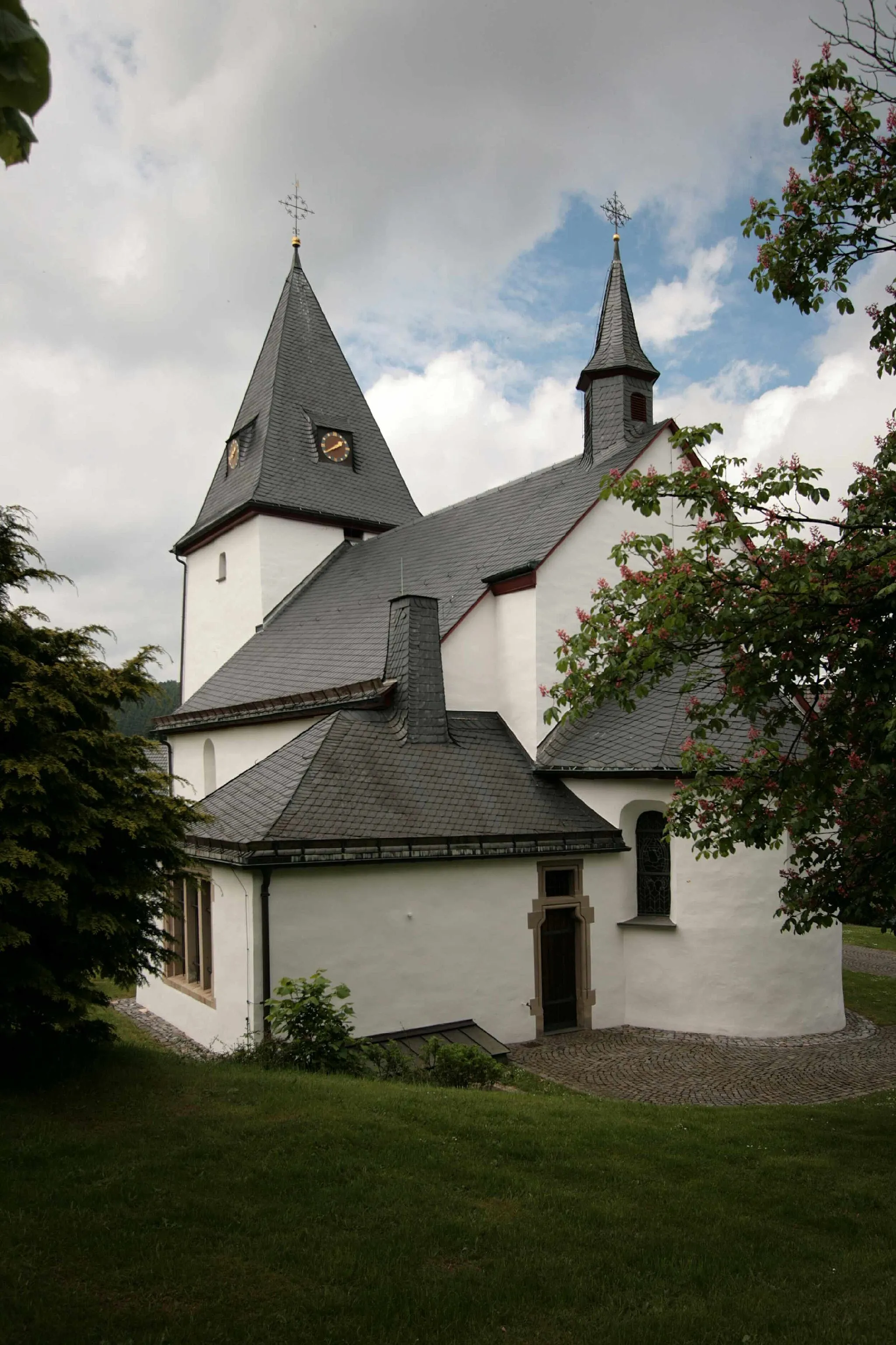 Photo showing: Kirche Schliprüthen, Gemeinde Finnentrop
eigenes Foto,
Aufnahmedatum 11.07.2008
Wolfgang Poguntke

--Wolfgang Poguntke (talk) 16:24, 11 July 2008 (UTC)