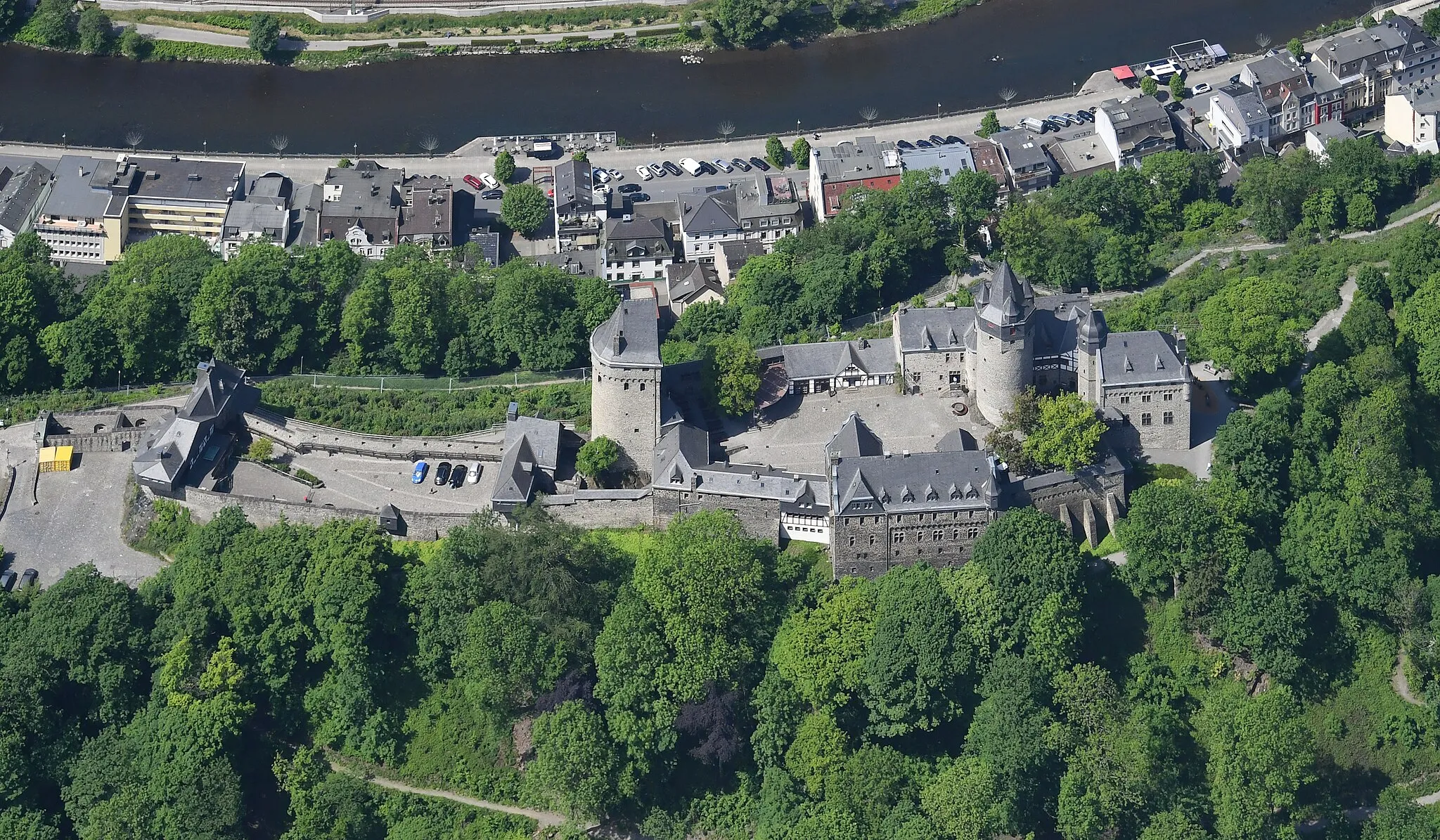 Photo showing: Aerial image of the Altena Castle (view from the east)