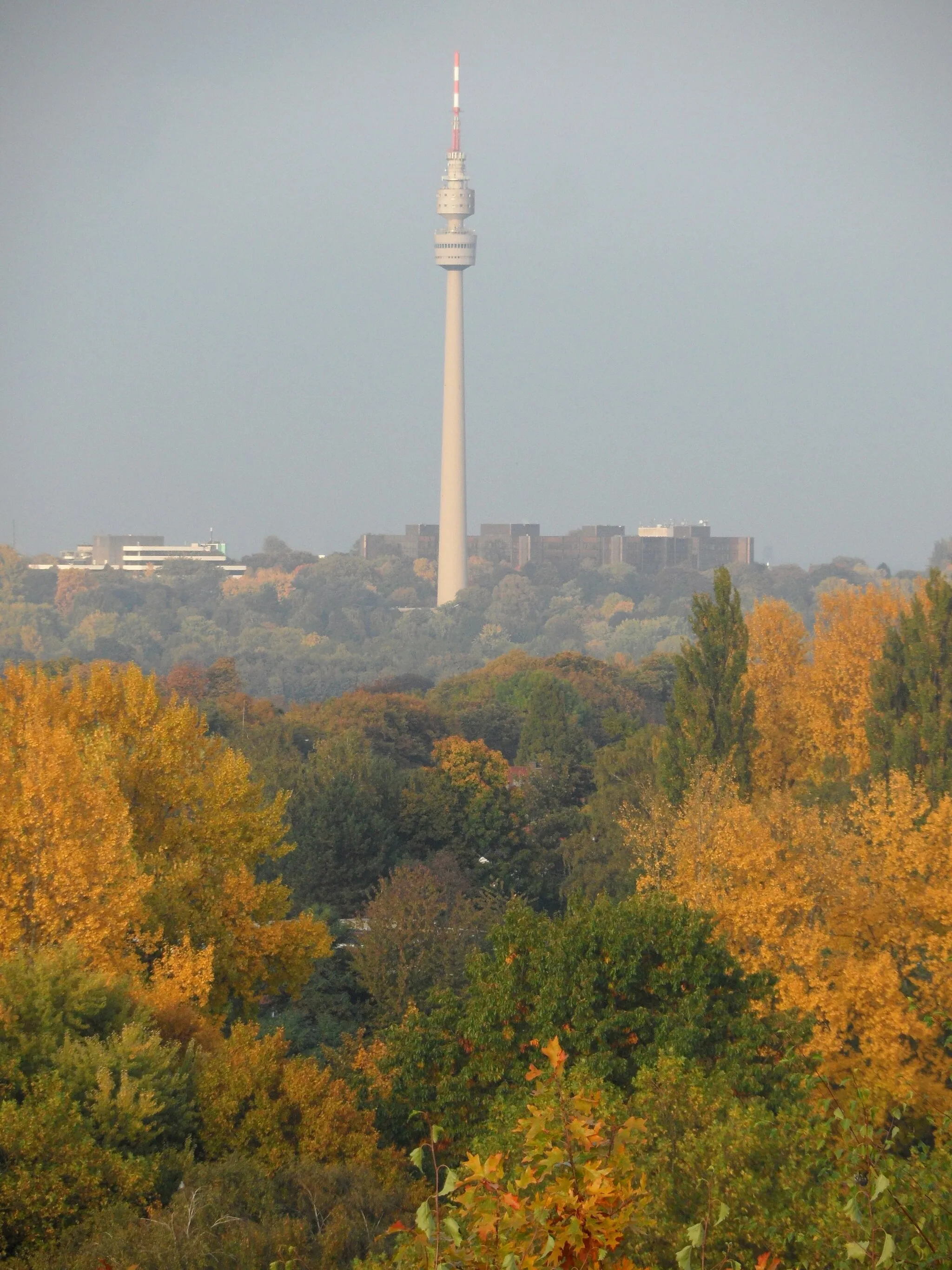 Photo showing: Florianturm/Dortmund, von Halde Gotthelf (Dortmund-Hombruch), Oktober 2013