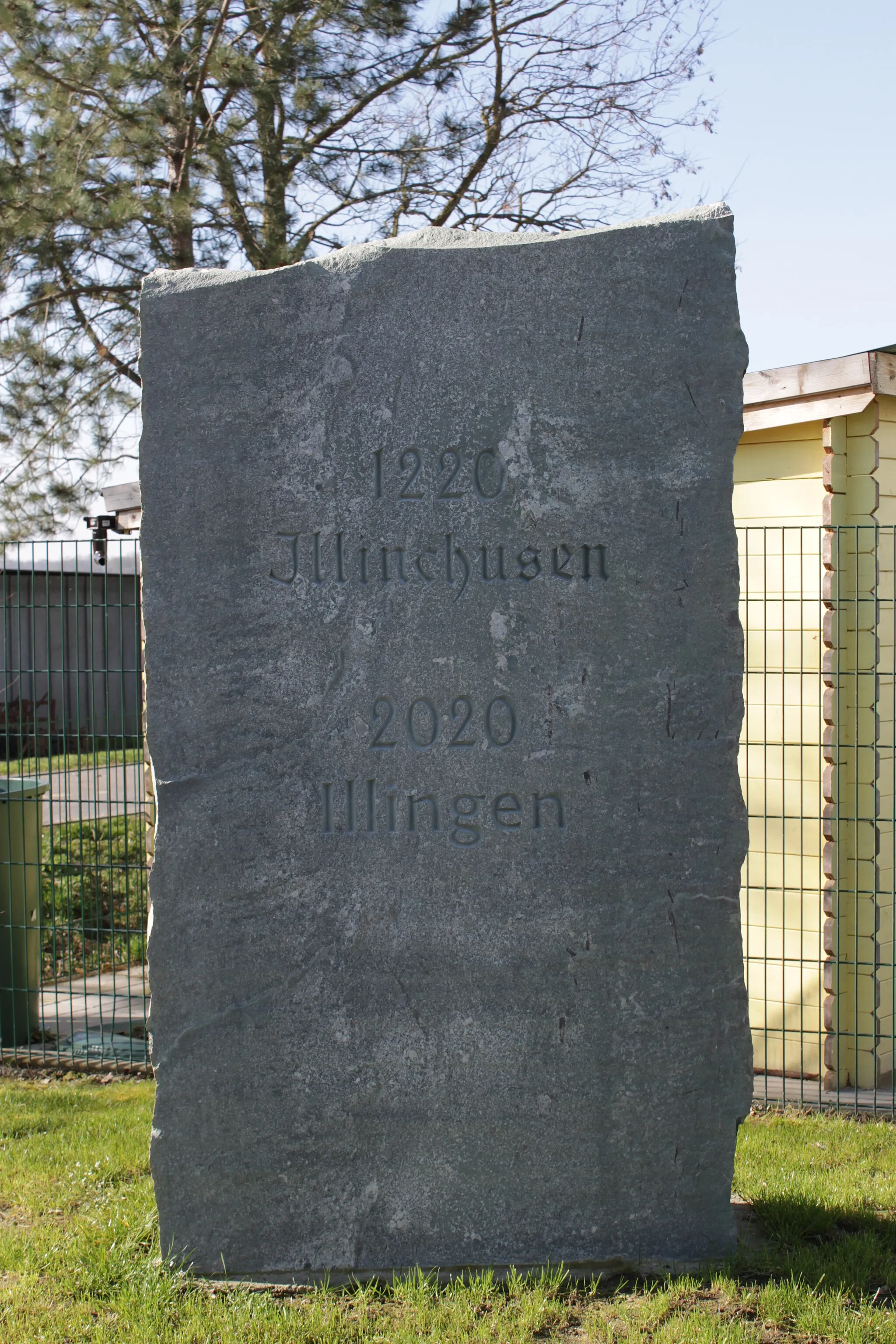 Photo showing: Foto des Gedenksteins, der zum 800-jährigen Bestehen von Illingen, einem Ortsteil der Gemeinde Welver in Nordrhein-Westfalen, aufgestellt wurde.