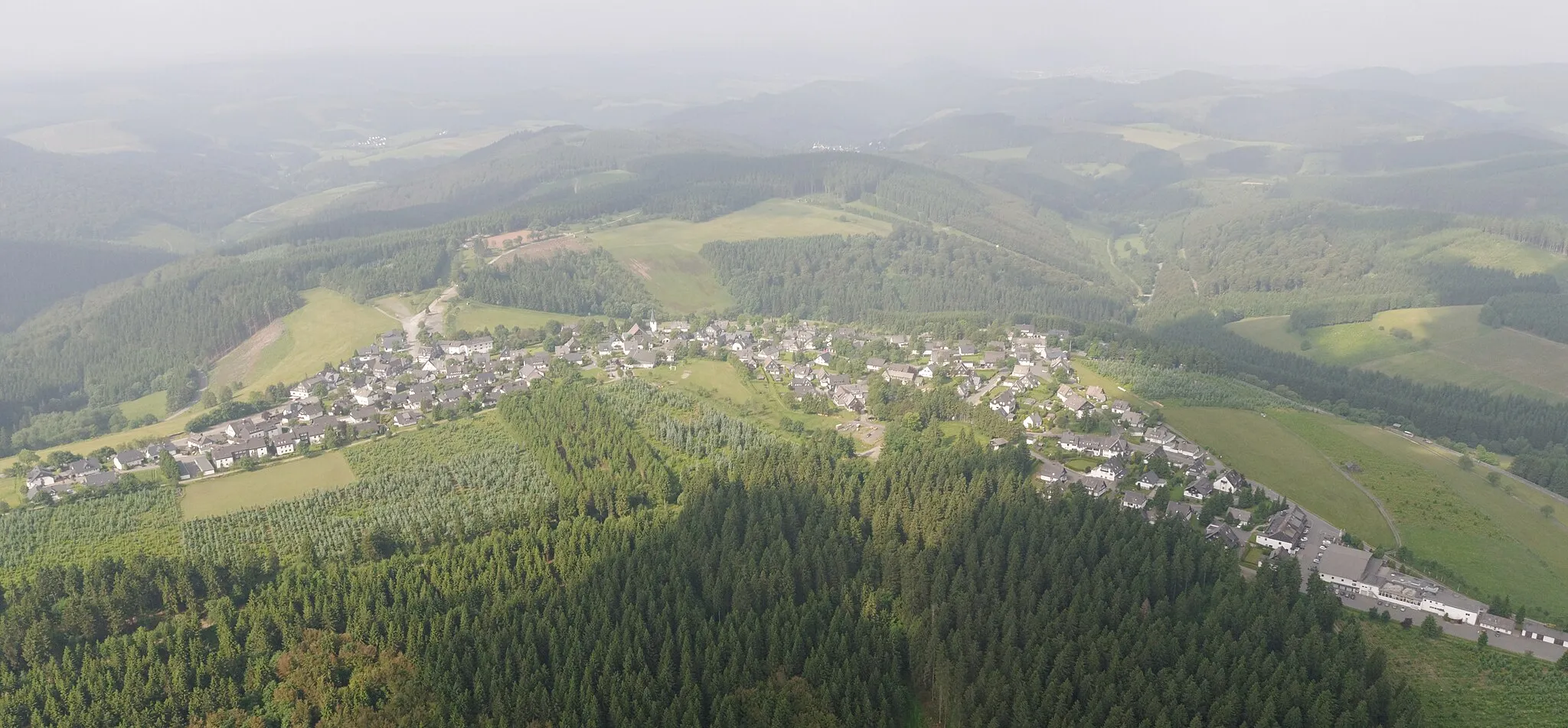 Photo showing: Fotoflug Sauerland-Ost: Altastenberg, Winterberg

The production, editing or release of this file was supported by the Community-Budget of Wikimedia Deutschland.
To see other files made with the support of Wikimedia Deutschland, please see the category Supported by Wikimedia Deutschland.
العربية ∙ বাংলা ∙ Deutsch ∙ English ∙ Esperanto ∙ français ∙ magyar ∙ Bahasa Indonesia ∙ italiano ∙ 日本語 ∙ македонски ∙ മലയാളം ∙ Bahasa Melayu ∙ Nederlands ∙ português ∙ русский ∙ svenska ∙ українська ∙ +/−