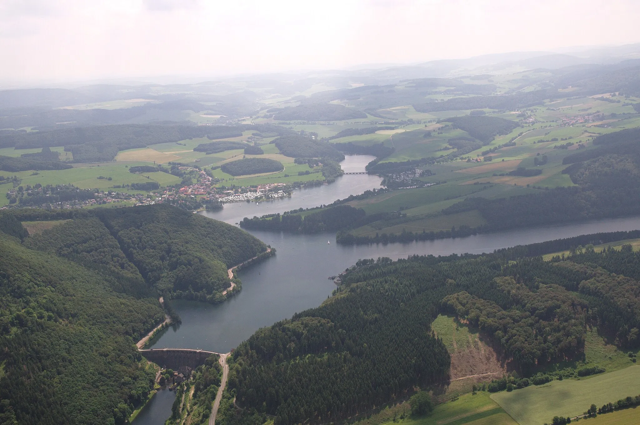 Photo showing: Fotoflug Sauerland-Ost: Diemelsee

The production, editing or release of this file was supported by the Community-Budget of Wikimedia Deutschland.
To see other files made with the support of Wikimedia Deutschland, please see the category Supported by Wikimedia Deutschland.
العربية ∙ বাংলা ∙ Deutsch ∙ English ∙ Esperanto ∙ français ∙ magyar ∙ Bahasa Indonesia ∙ italiano ∙ 日本語 ∙ македонски ∙ മലയാളം ∙ Bahasa Melayu ∙ Nederlands ∙ português ∙ русский ∙ svenska ∙ українська ∙ +/−