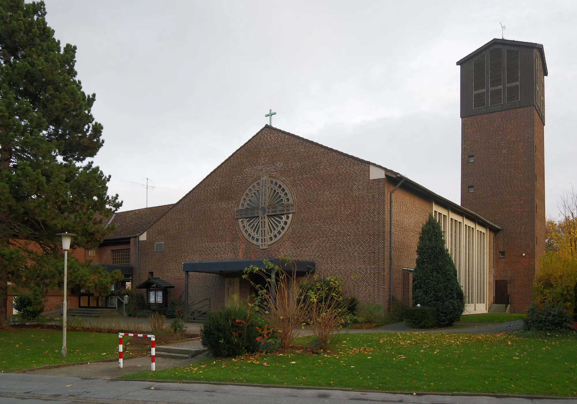 Photo showing: Katholische Kirche St. Antonius von Padua in Dortmund-Brechten, Nordrhein-Westfalen, Deutschland.