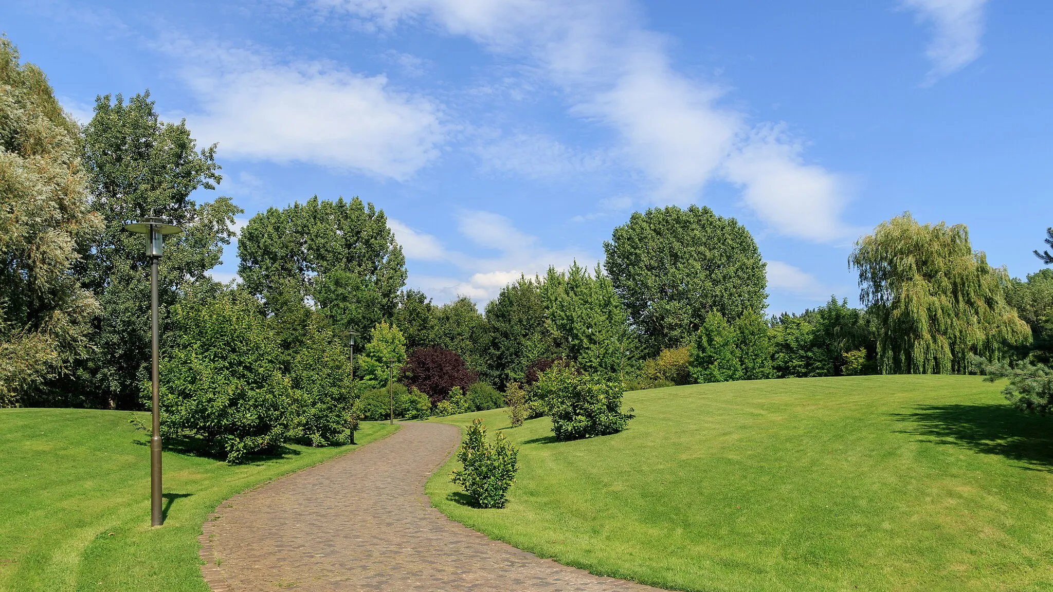 Photo showing: Berlin-Marzahn Gardens of the World: an alley