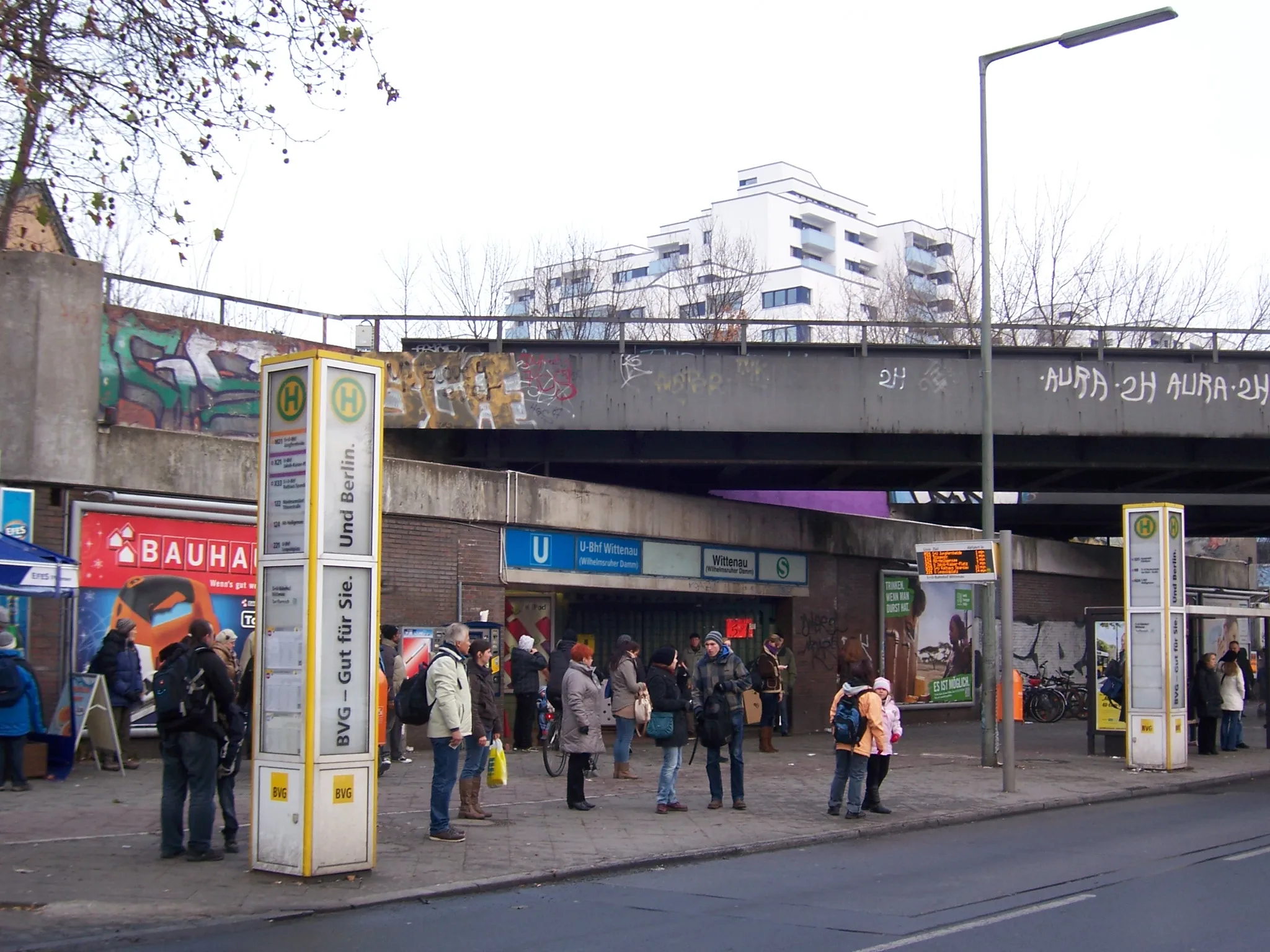 Photo showing: Bahnhof Berlin-Wittenau Zugang Süd