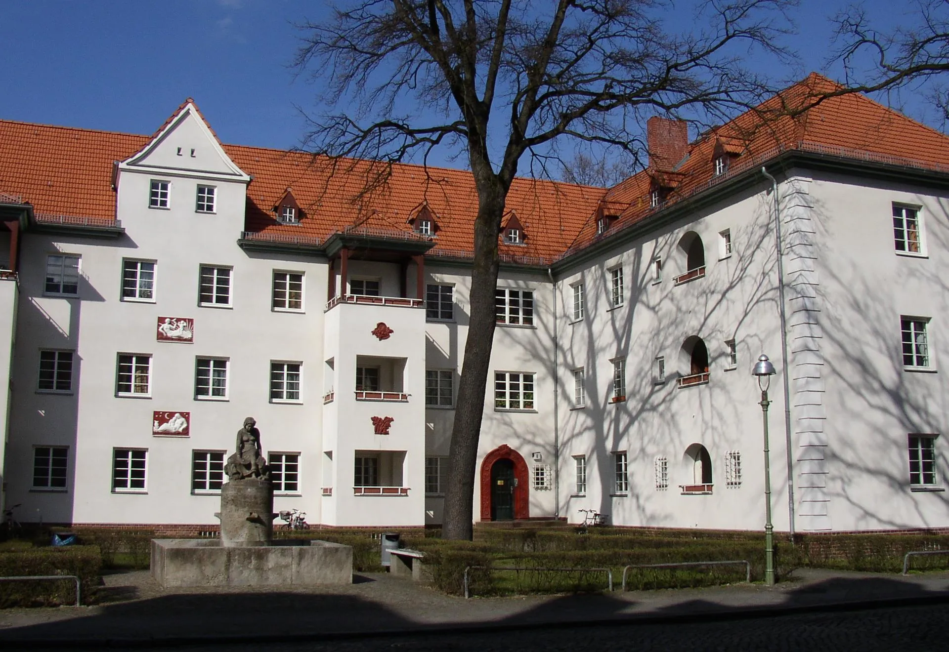 Photo showing: Harriesstraße 10/8 in „Siedlung Siemensstadt“ in Berlin-Spandau, Germany