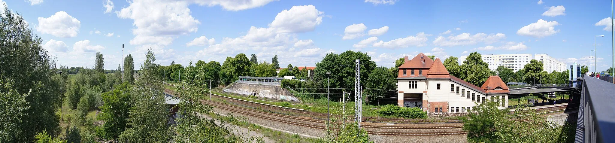 Photo showing: Panorama of train station Pankow-Heinersdorf in Berlin-Pankow, Germany