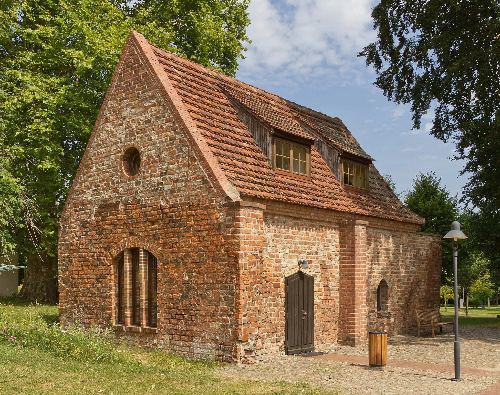 Photo showing: Building at Lehnin Abbey, near Brandenburg/Havel, in Landkreis Potsdam-Mittelmark, state of Brandenburg.