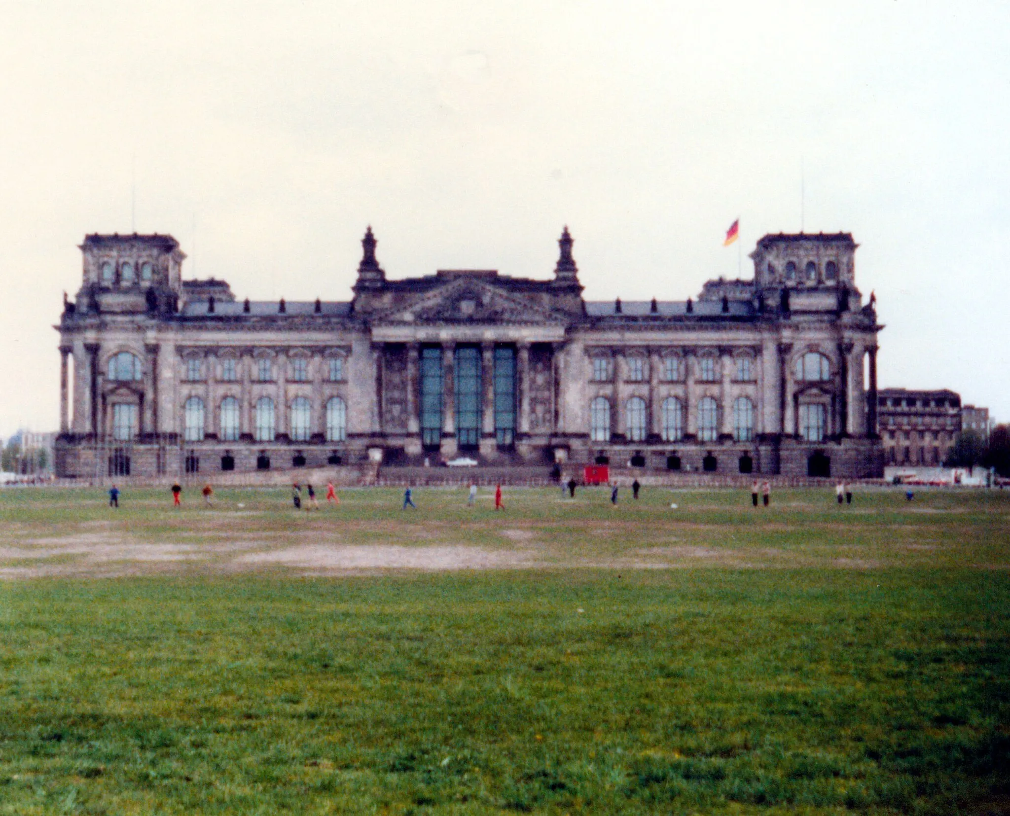Photo showing: Reichstag Berlin (1982)
