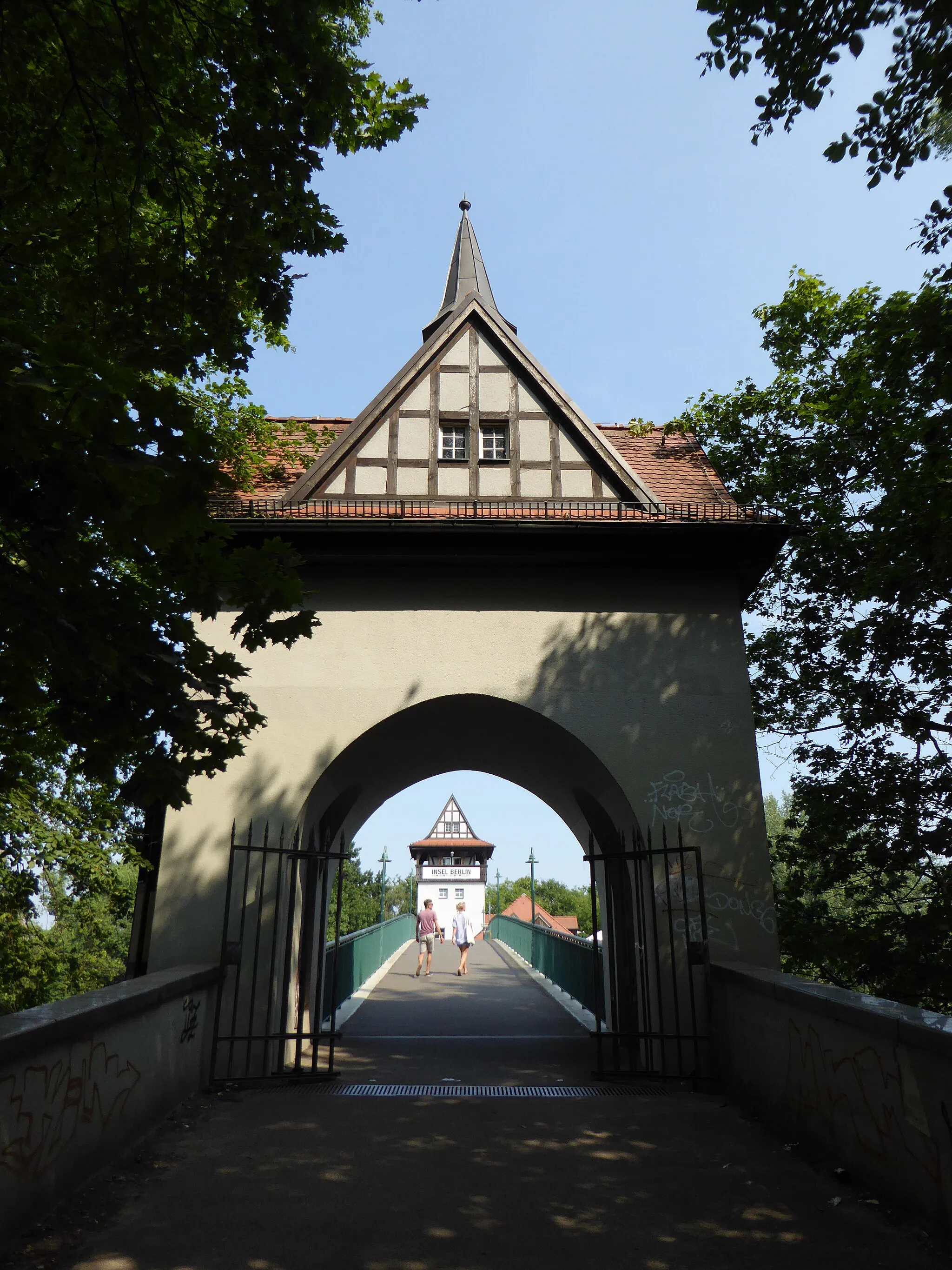 Photo showing: Insel der Jugend mit Abteibrücke