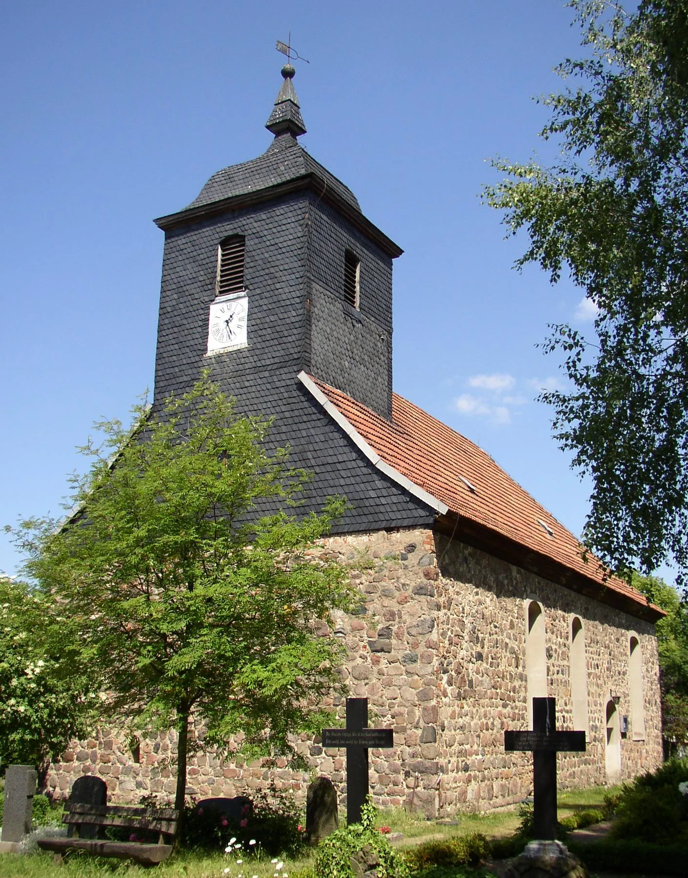 Photo showing: Church in Werder-Plötzin in Brandenburg, Germany