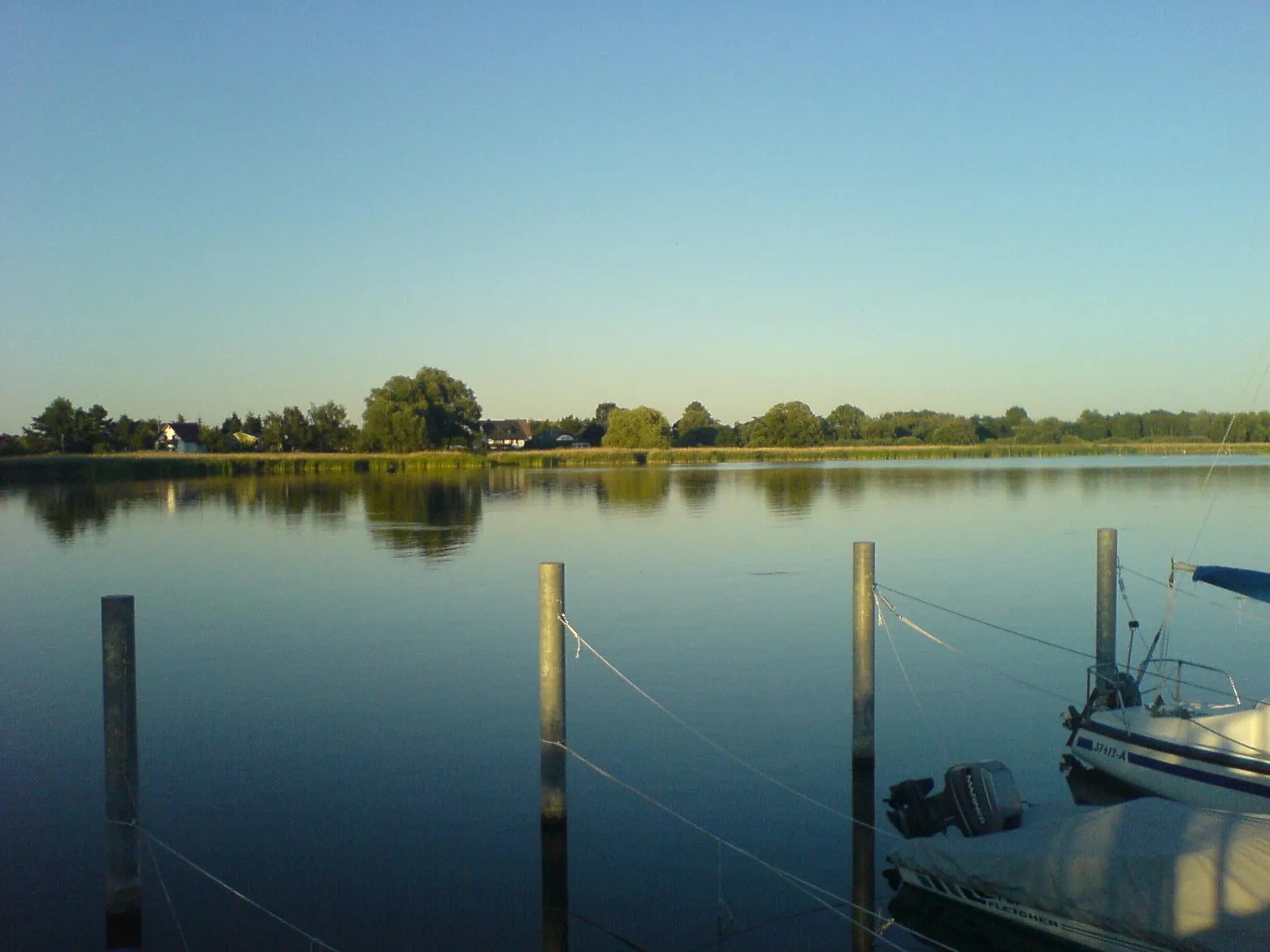 Photo showing: Der Beetzsee an der Bootsanlegestelle in der Gemeinde Beetzsee OT Radewege