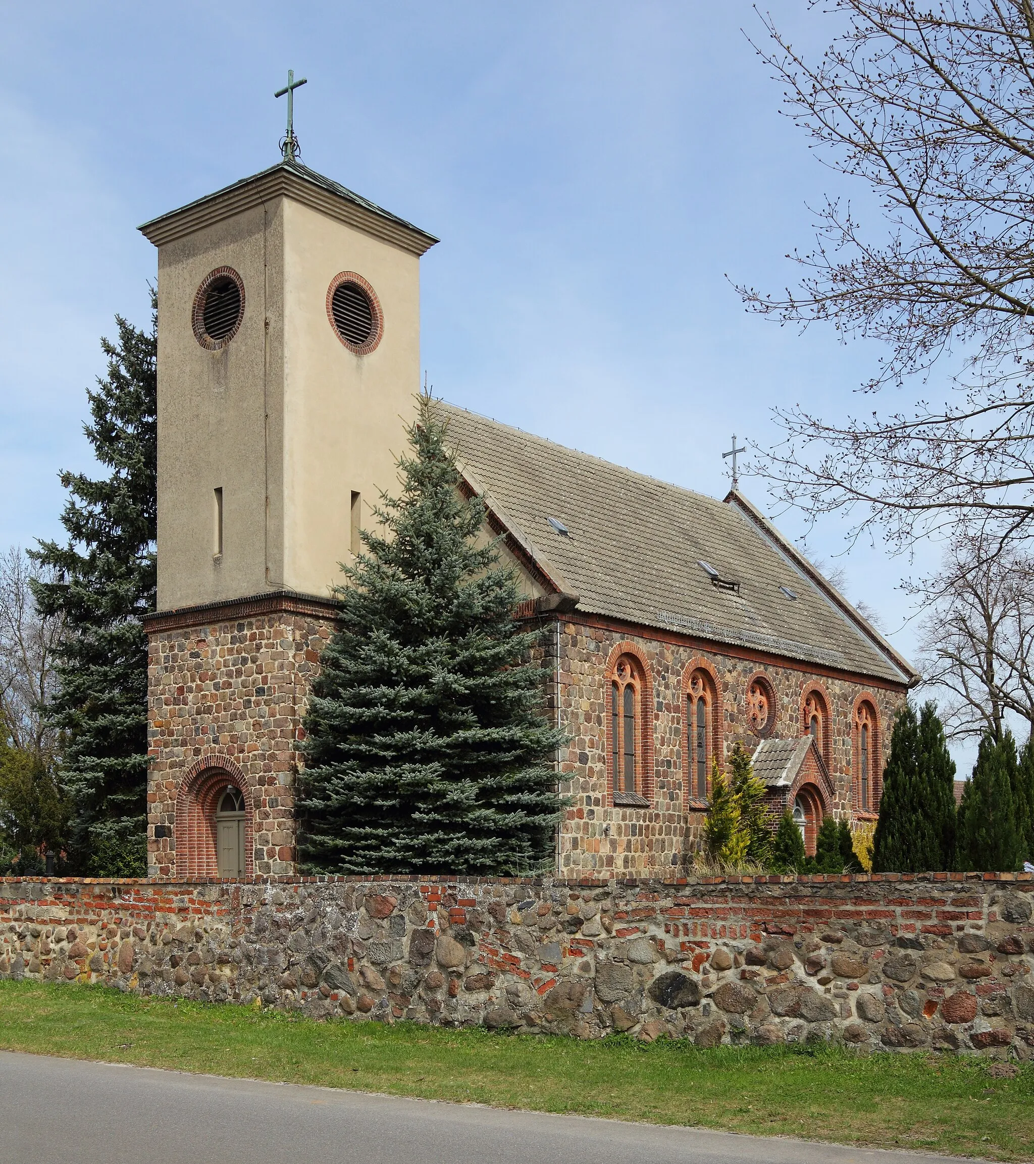 Photo showing: Village church in Neuendorf (Steinhöfel), Brandenburg, Germany