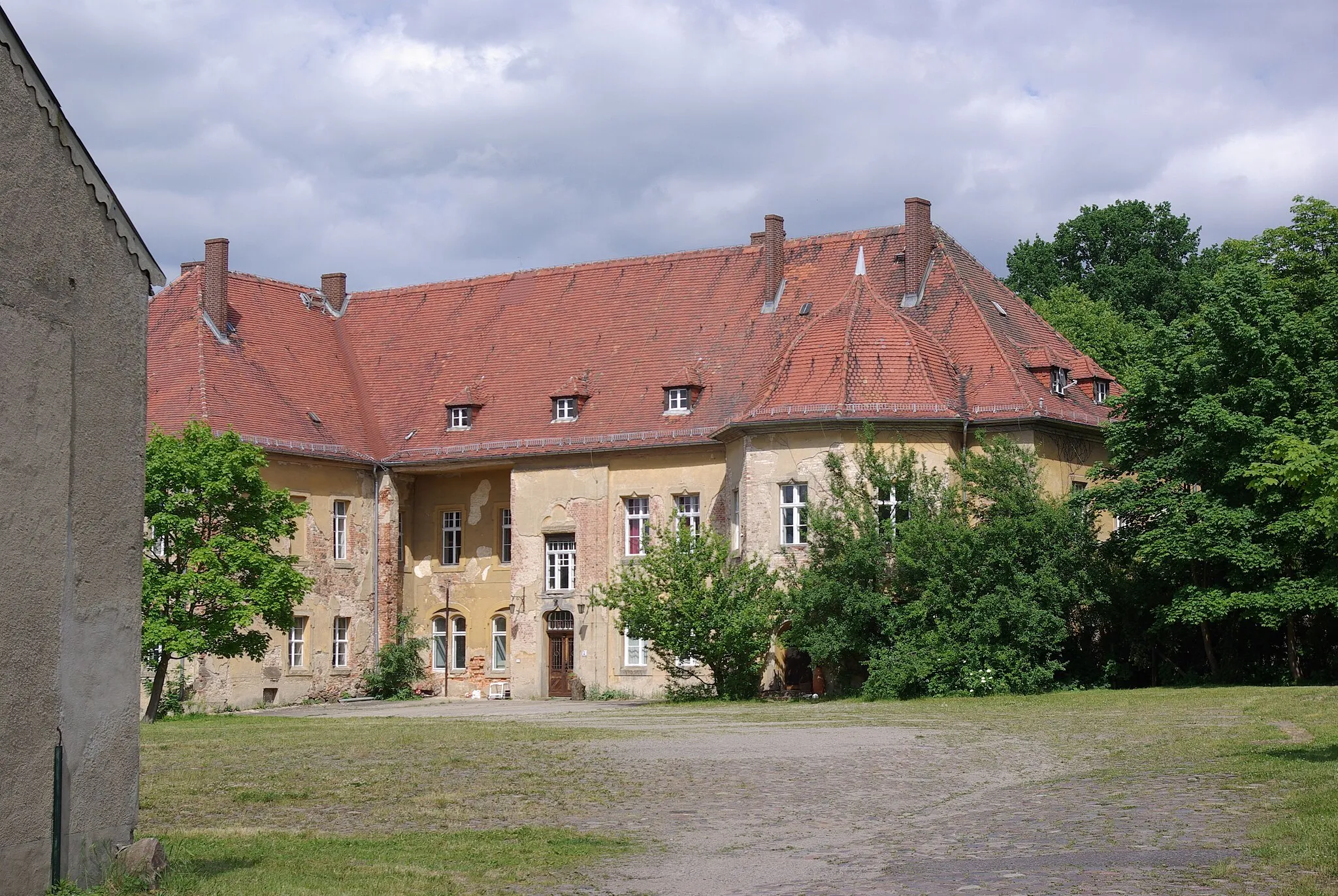 Photo showing: Tauche in Brandenburg. Das Gutshaus wurde 1446 erbaut. Es steht unter Denkmalschutz.