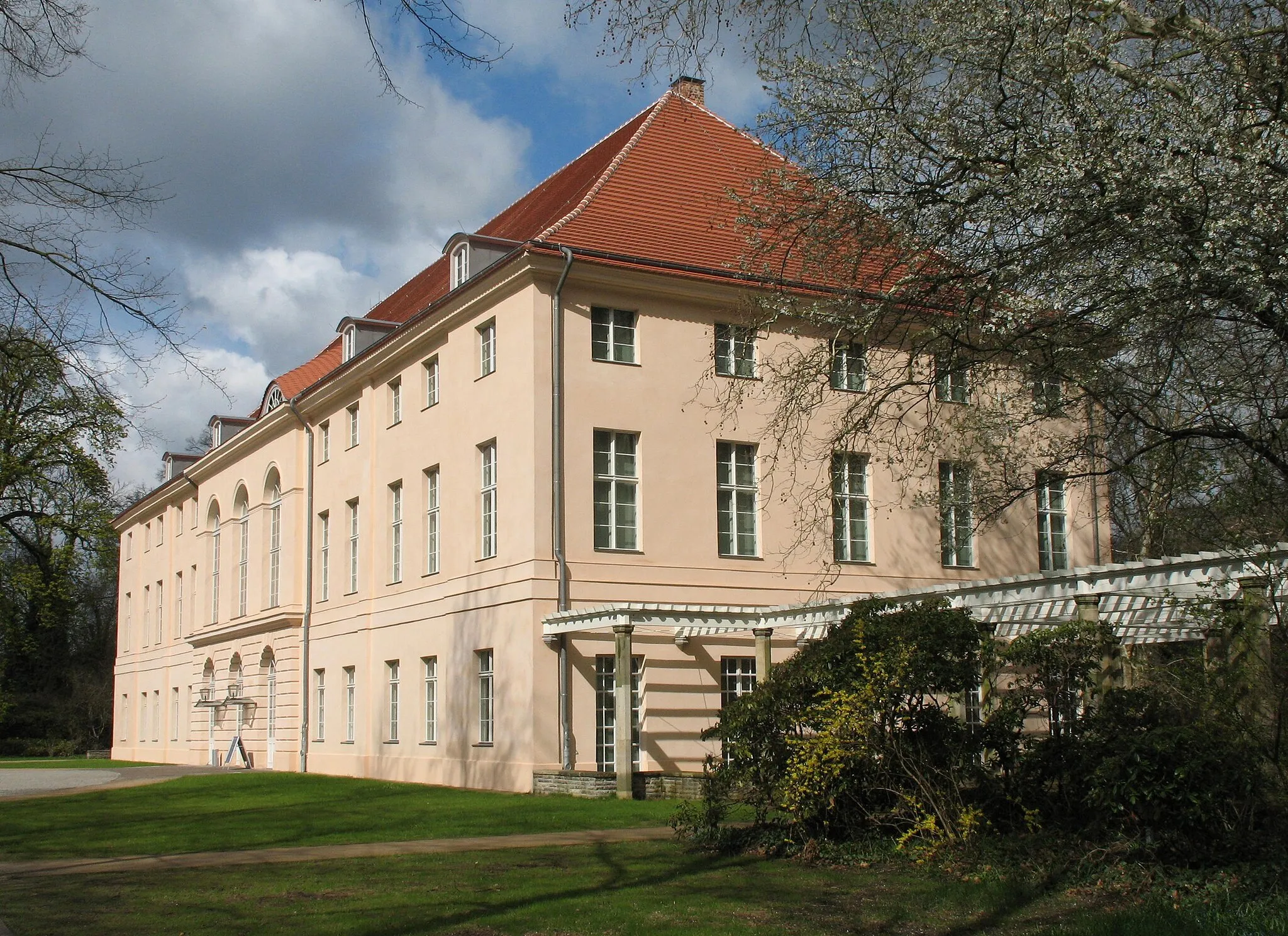 Photo showing: Castle Schönhausen in Berlin-Niederschönhausen, Germany