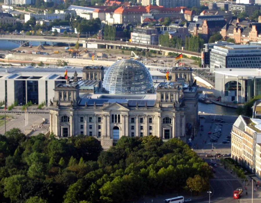 Photo showing: Reichstag, Berlin (bird's eye view)