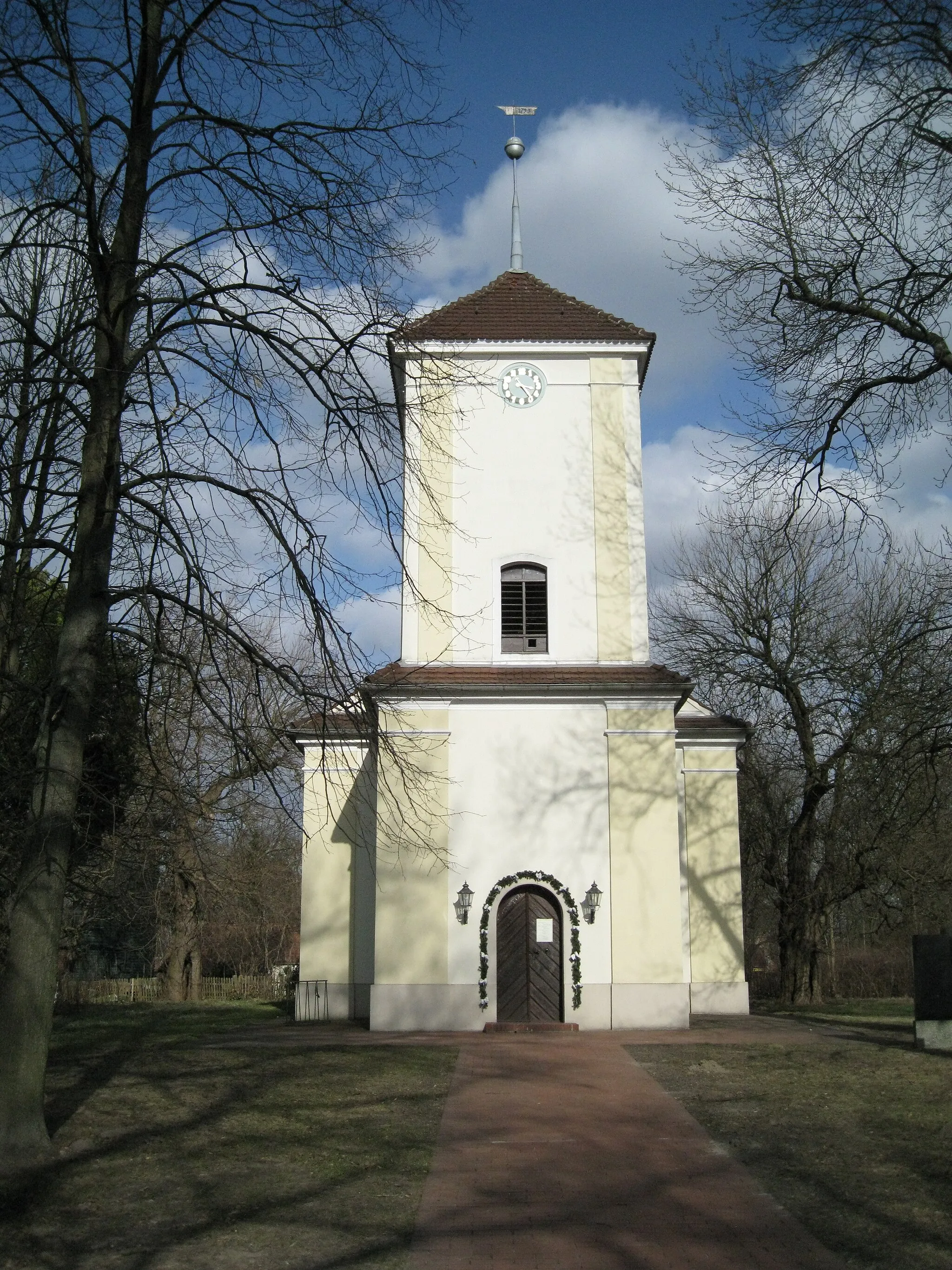 Photo showing: Dorfkirche Lübars, Ansicht vom Turm