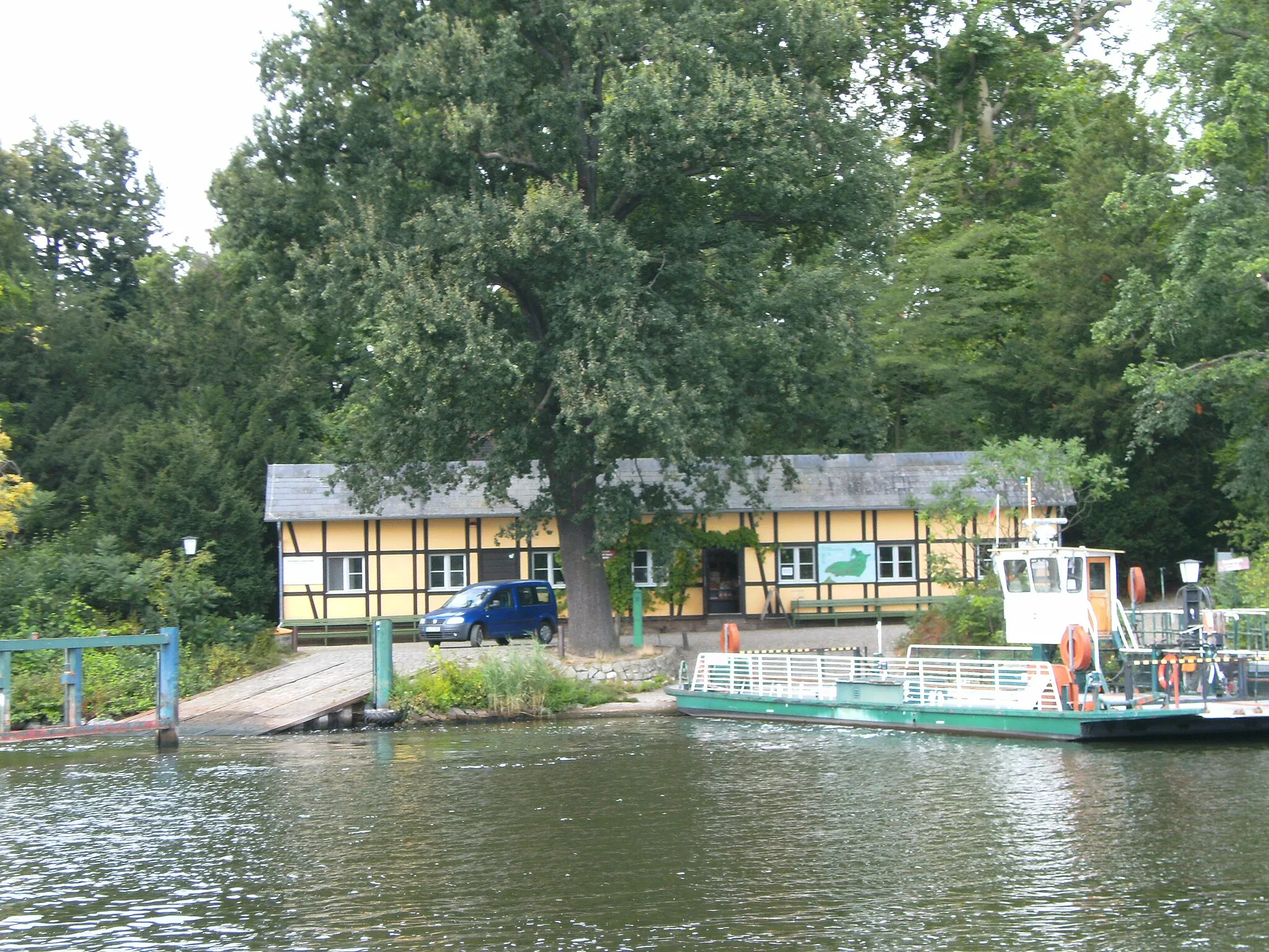 Photo showing: The entrance building on Pfaueninsel Berlin.