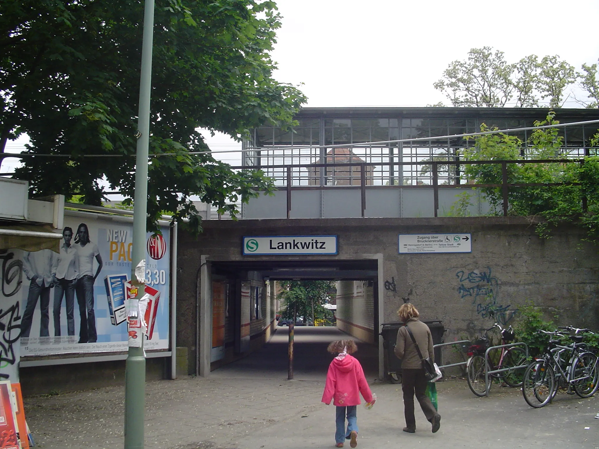 Photo showing: S-Bahnhof Lankwitz von Norden aus gesehen