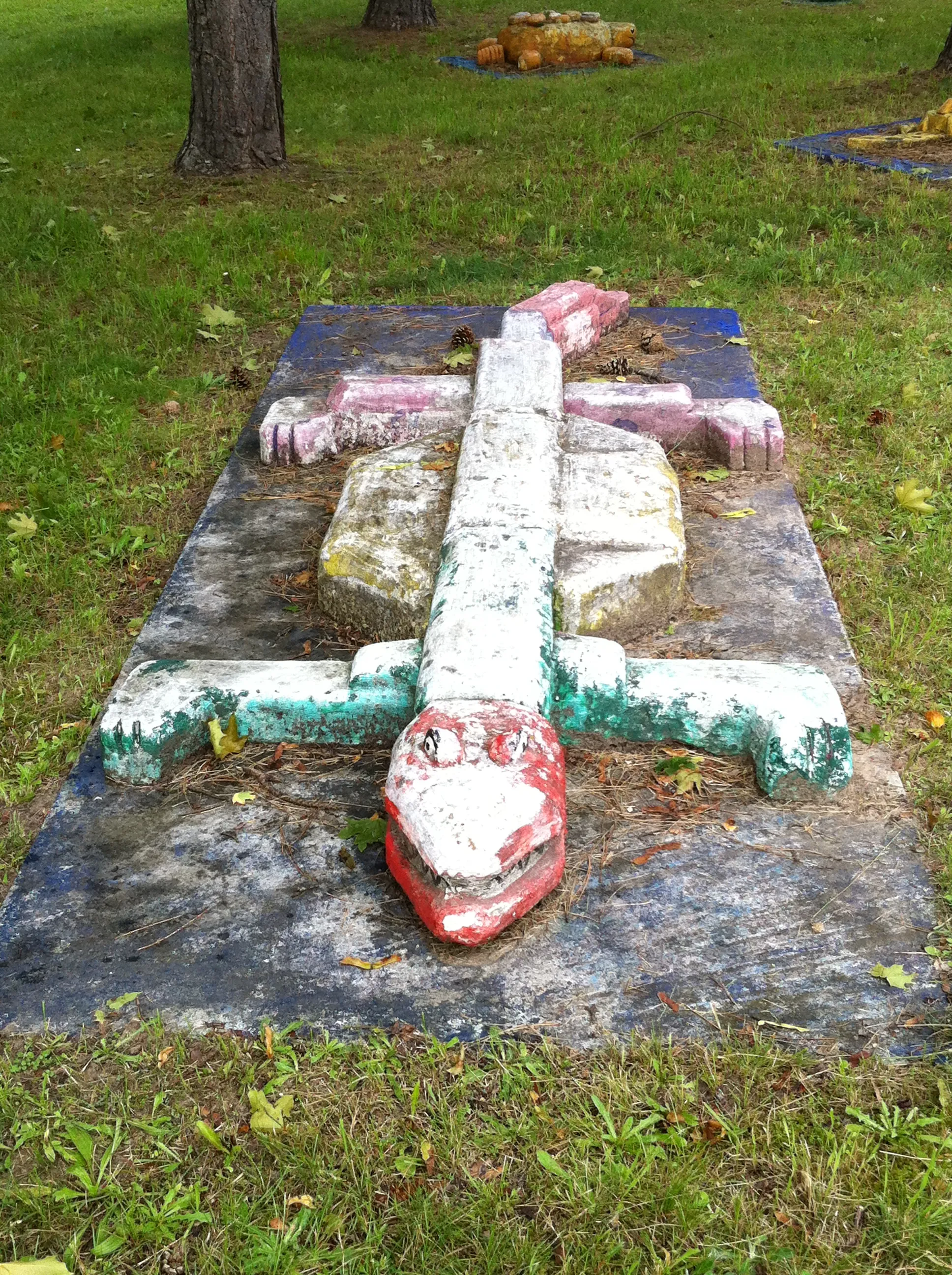 Photo showing: Ytong-Figuren im Vorgarten der Grundschule Am Kinderdorf in Spandau