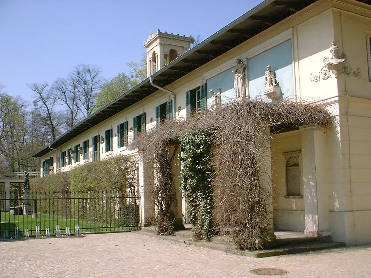 Photo showing: Carriage house of Glienicke Palace in Berlin-Wannsee, Germany
