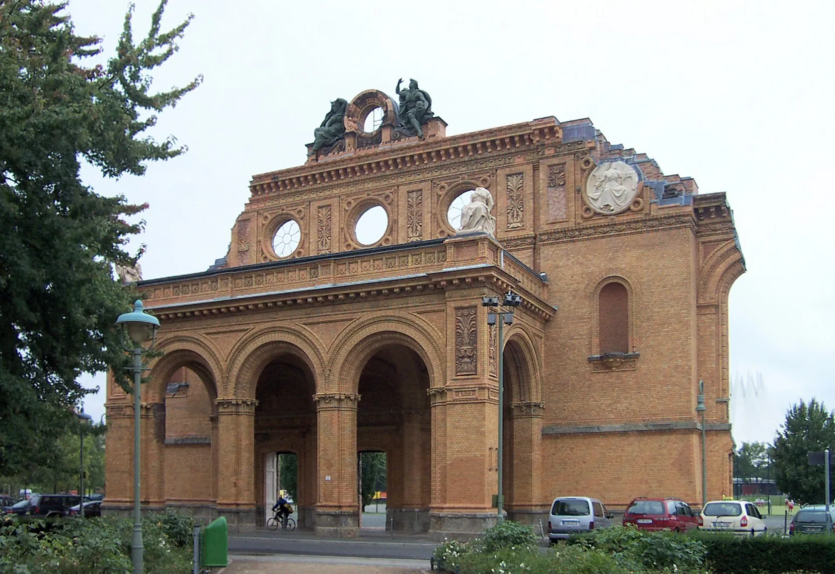 Photo showing: Berlin Anhalter Bahnhof - cladding