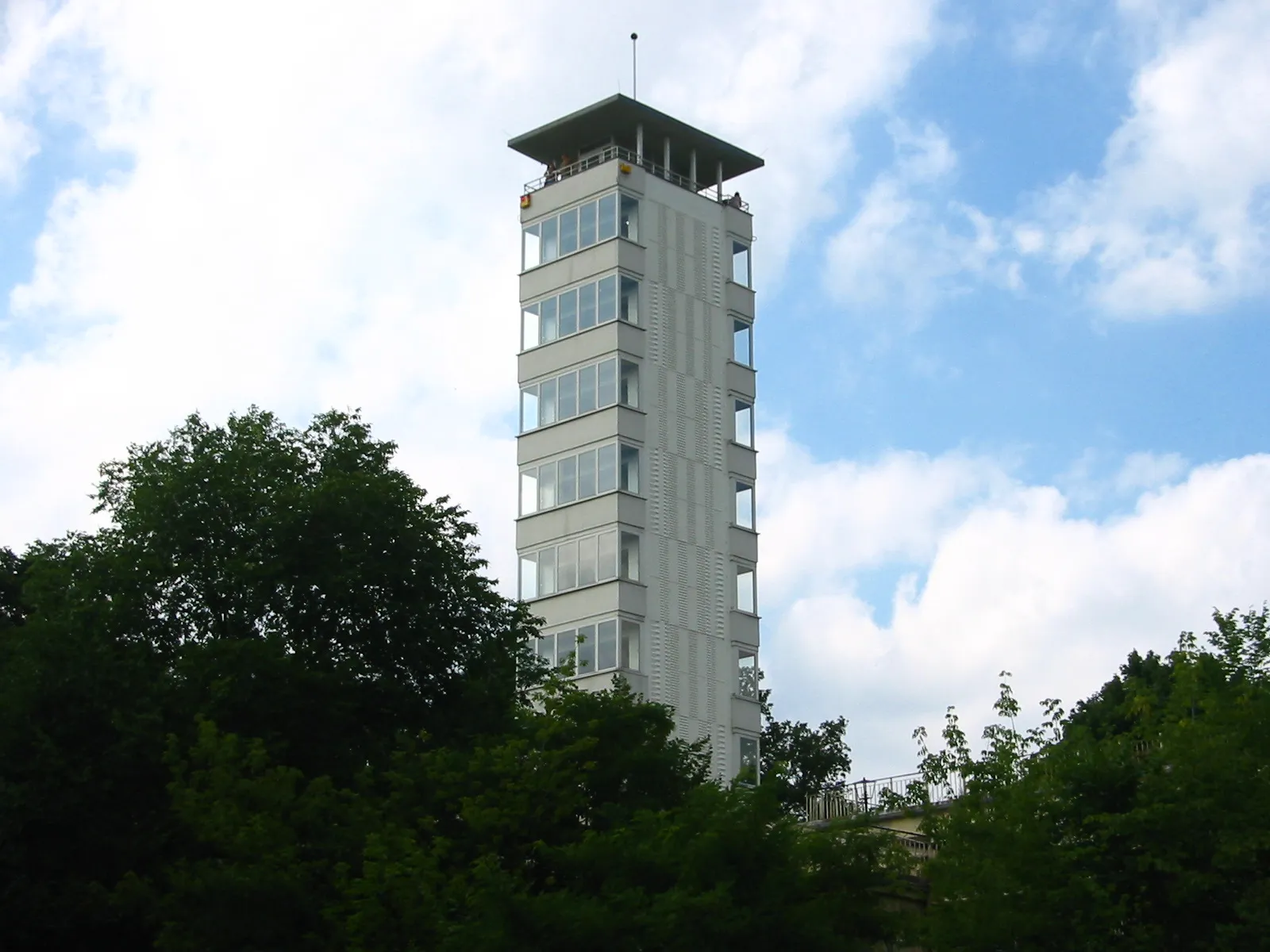 Photo showing: Berlin - Müggelturm - view from forecourt