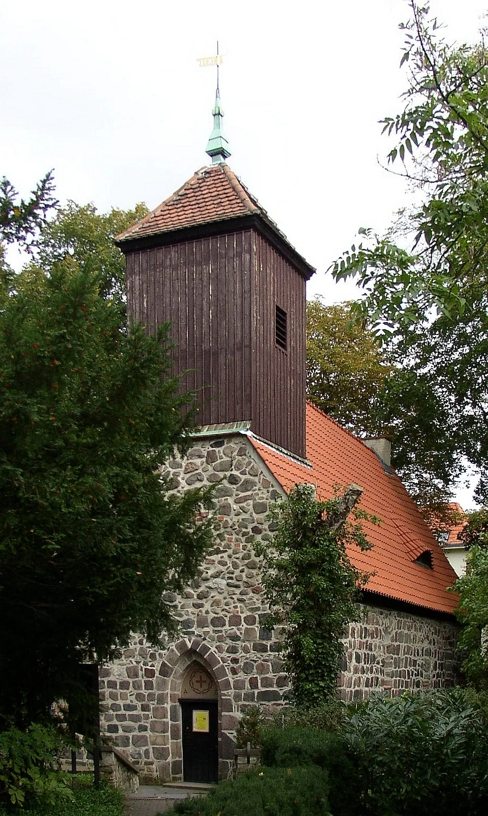 Photo showing: Church of de:Berlin-Schmargendorf