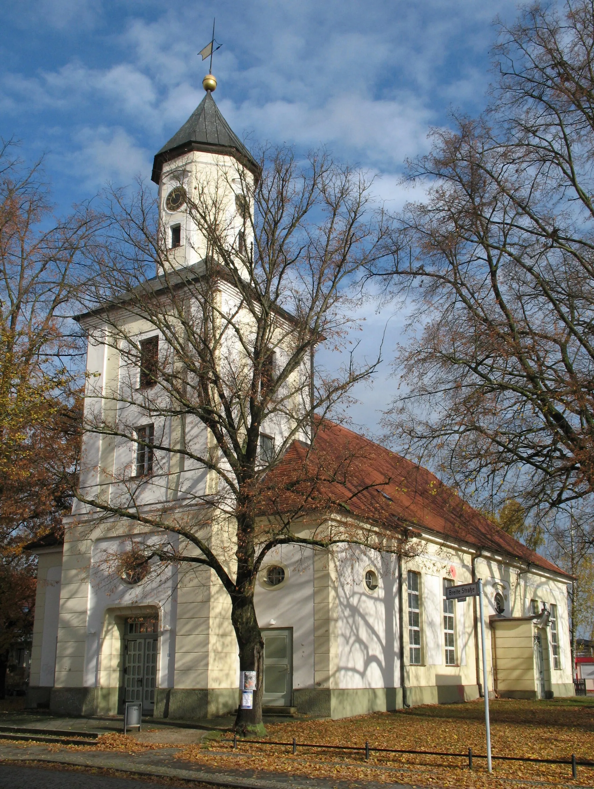 Photo showing: Church in Velten in Brandenburg, Germany