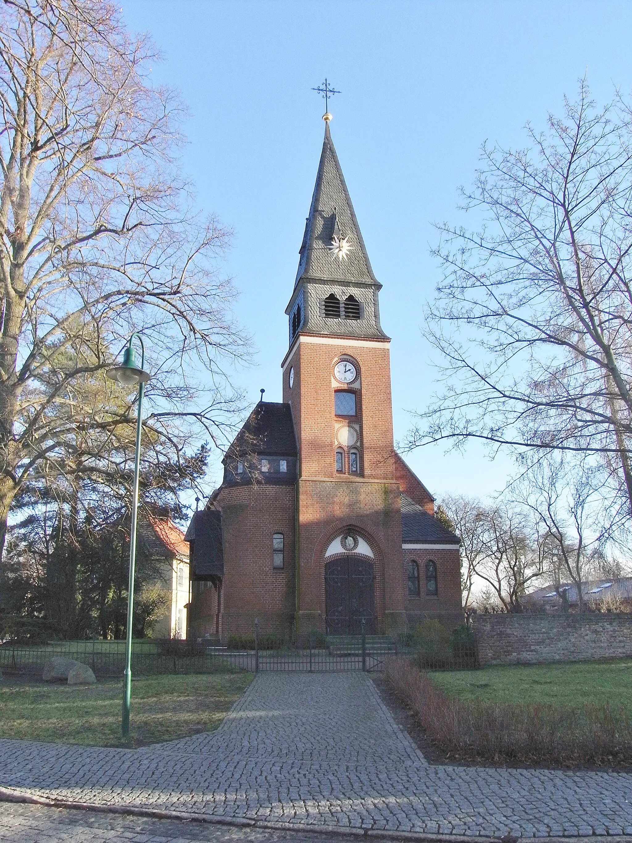 Photo showing: West-north-western view of Schildow church, municipality Mühlenbecker Land, Oberhavel district, Brandenburg state, Germany