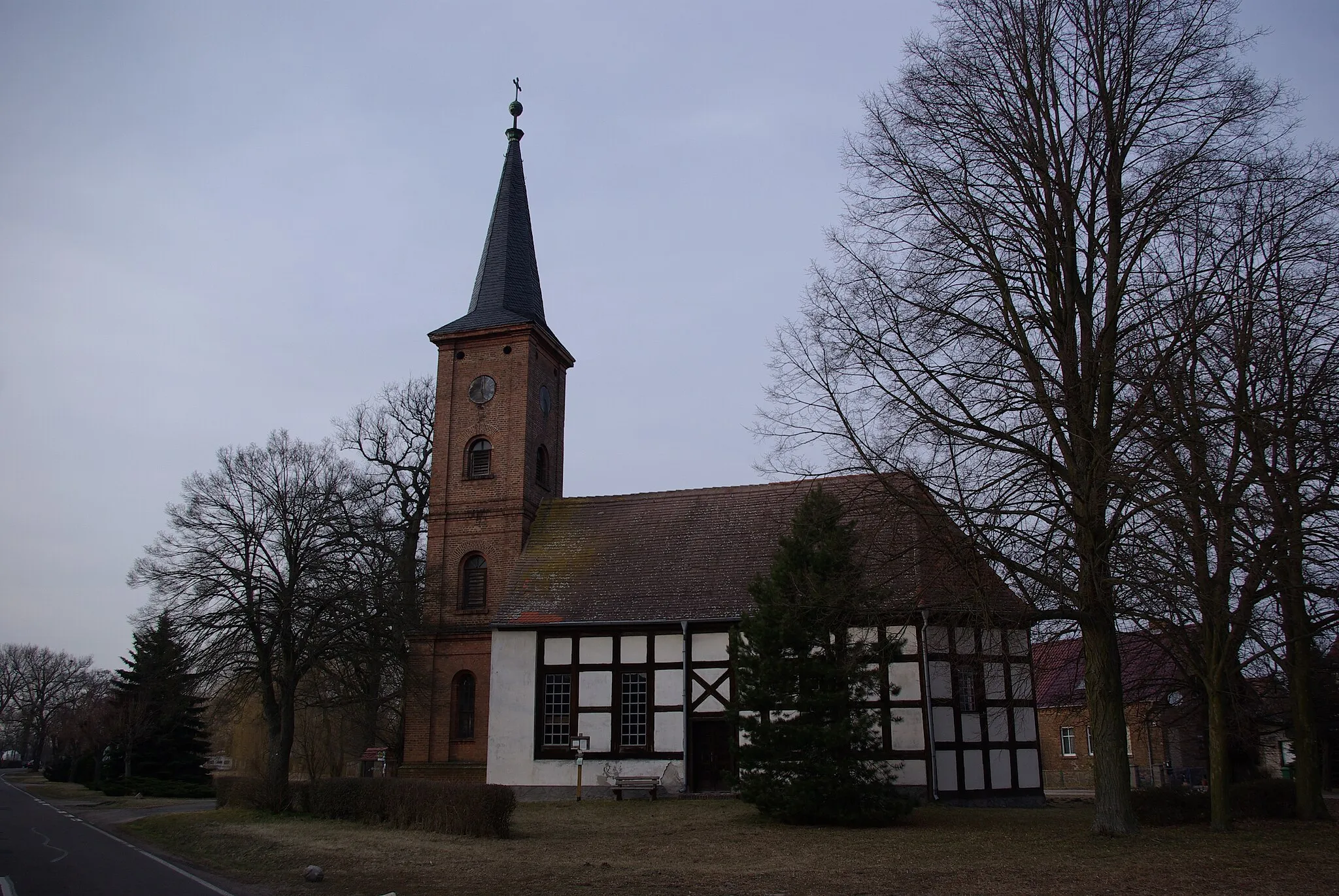 Photo showing: Trebin In Brandenburg. Die Kirche in Großbeuthen steht unter Denkmalschutz.