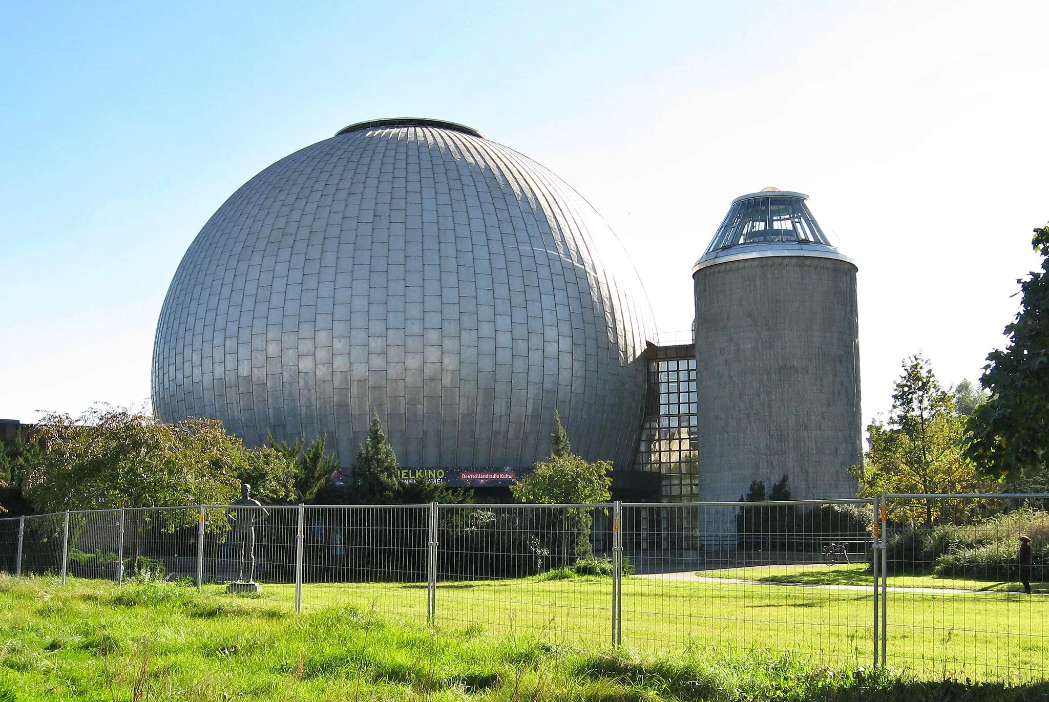 Photo showing: Planetarium Berlin