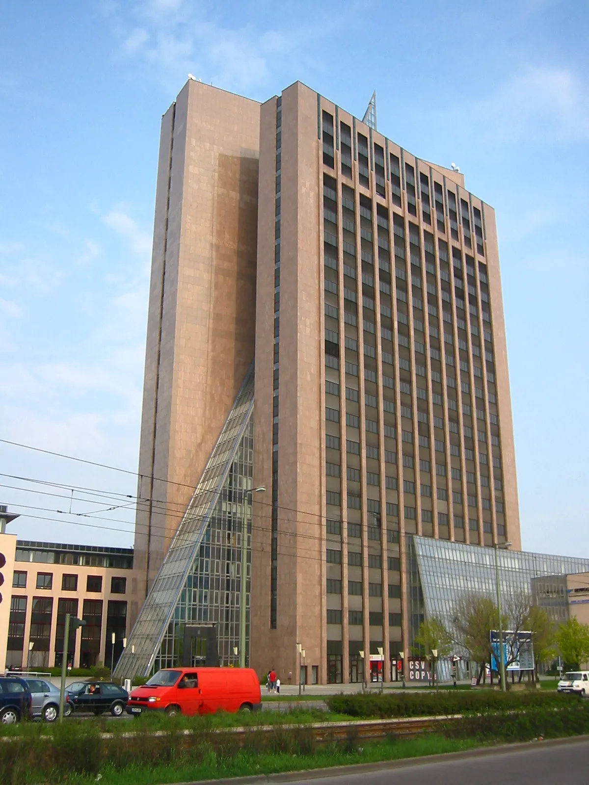 Photo showing: the high-rise building Die Pyramide in Berlin-Marzahn - view from north-west