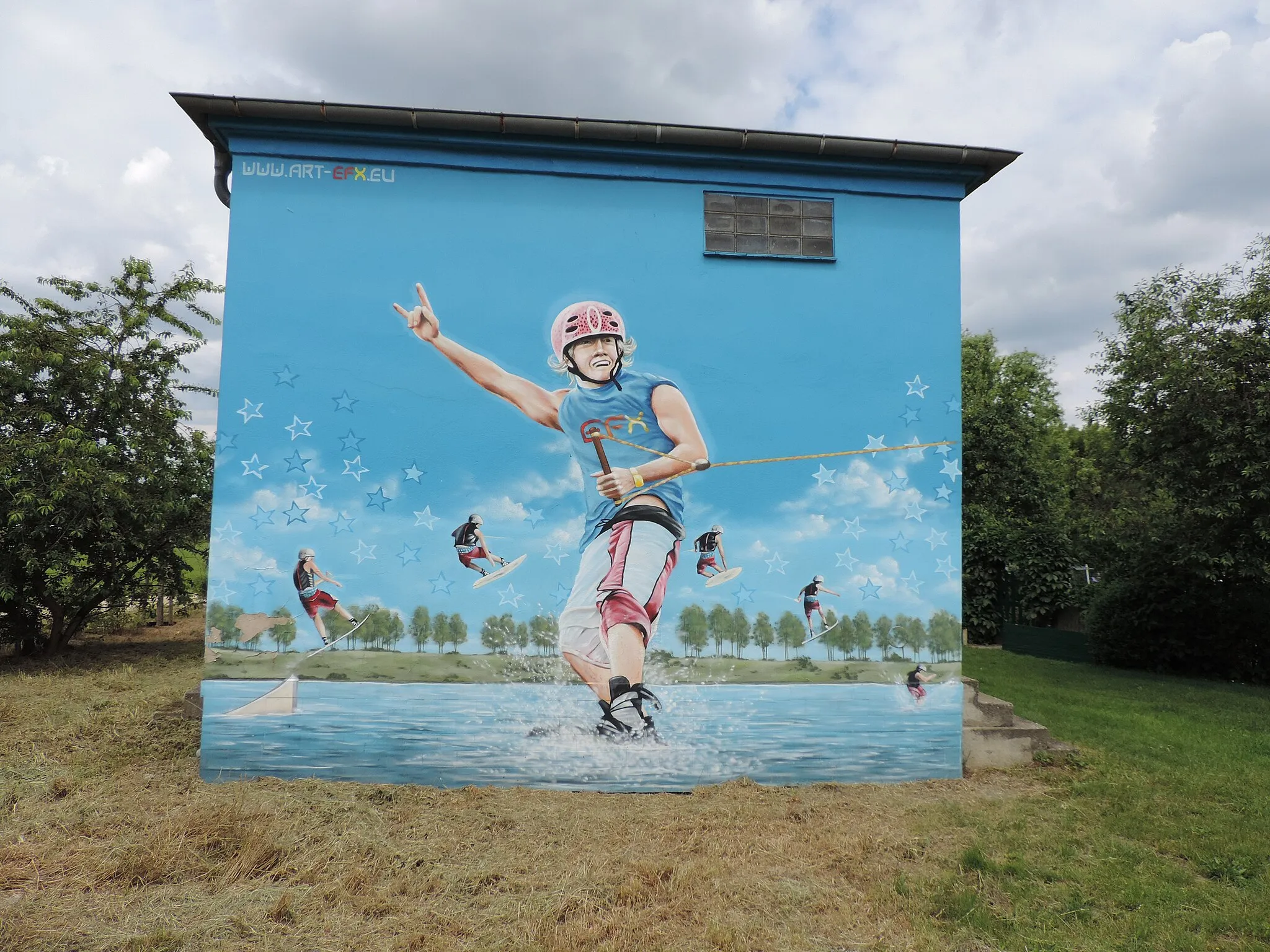 Photo showing: Großbeeren - Trafostation Wasserskianlage