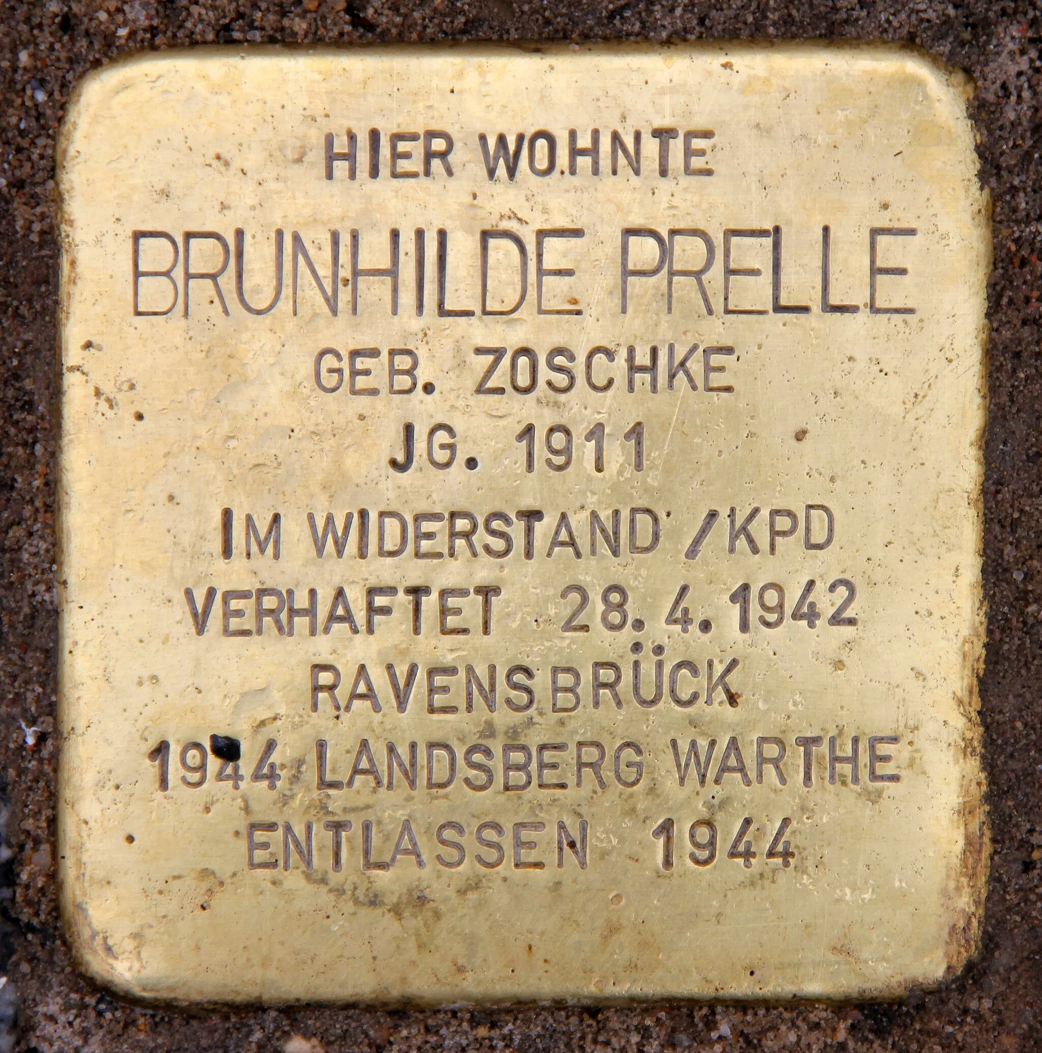 Photo showing: "Stolperstein" (stumbling block), Brunhilde Prelle, Wartenbergstraße 33, Berlin-Lichtenberg, Germany