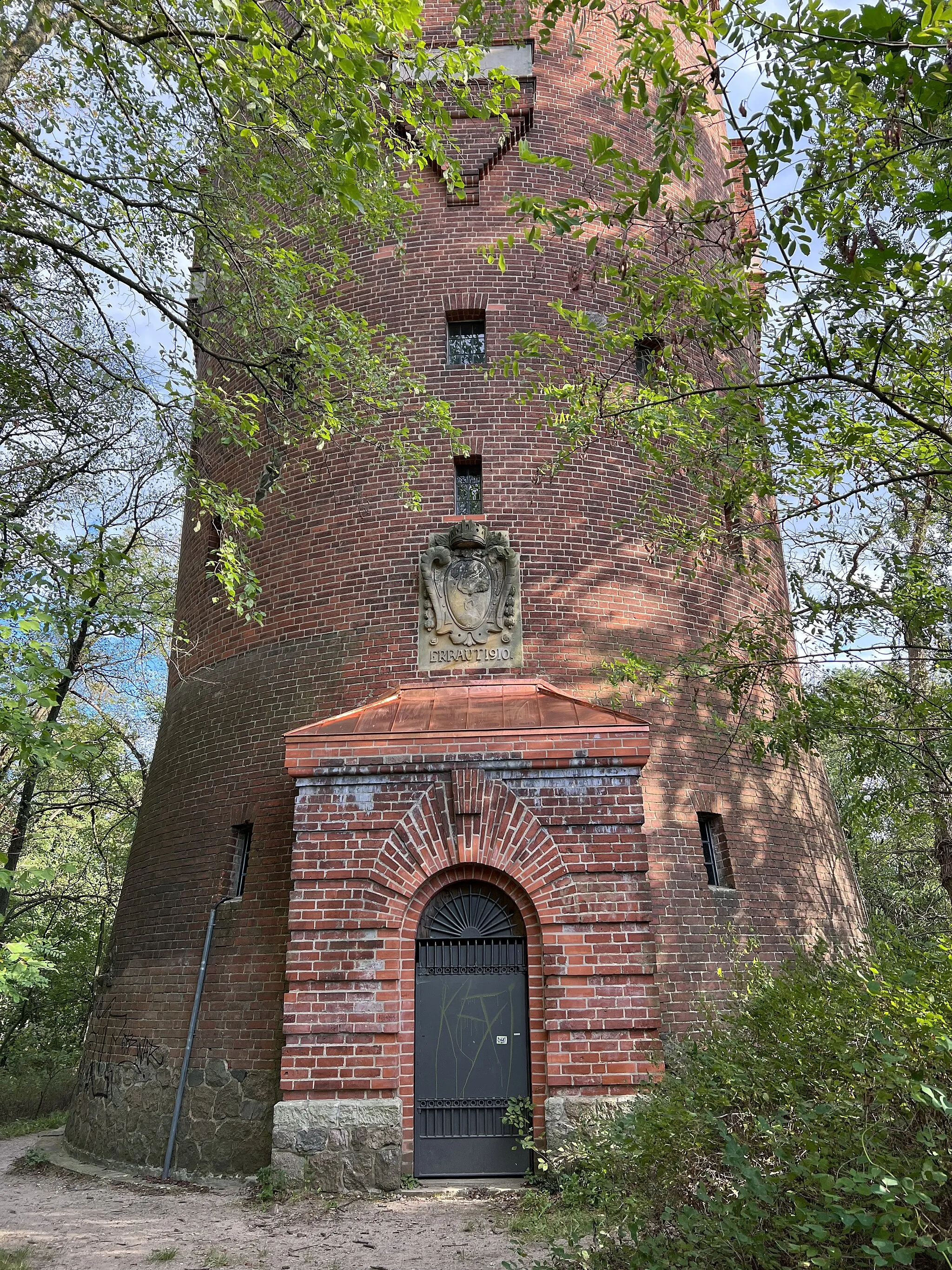 Photo showing: 1990 stillgelegter Wasserturm Strausberg auf dem Marienberg
