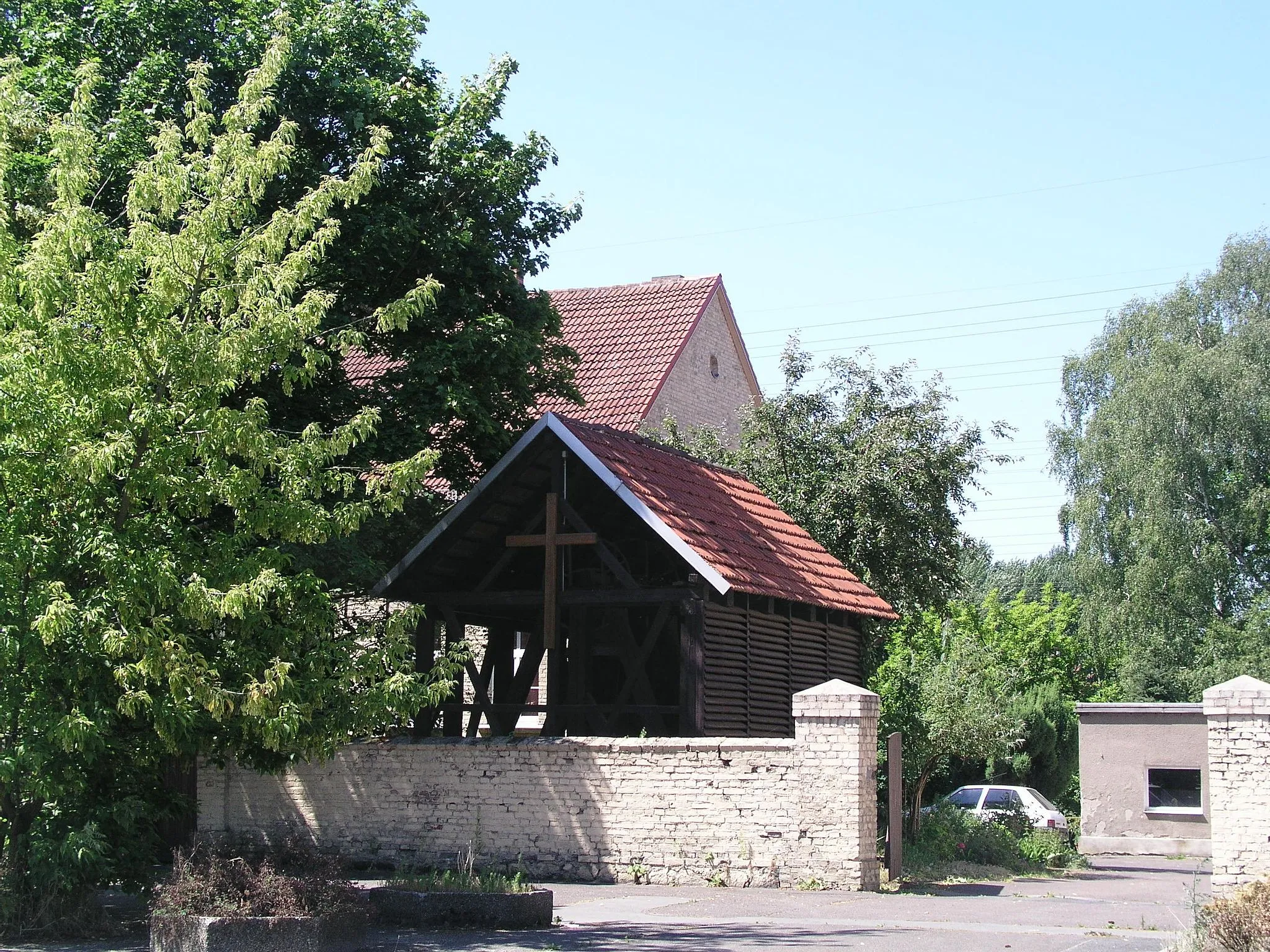 Photo showing: Hölzerner Glockenstuhl der evangelischen Gemeinde Malchow